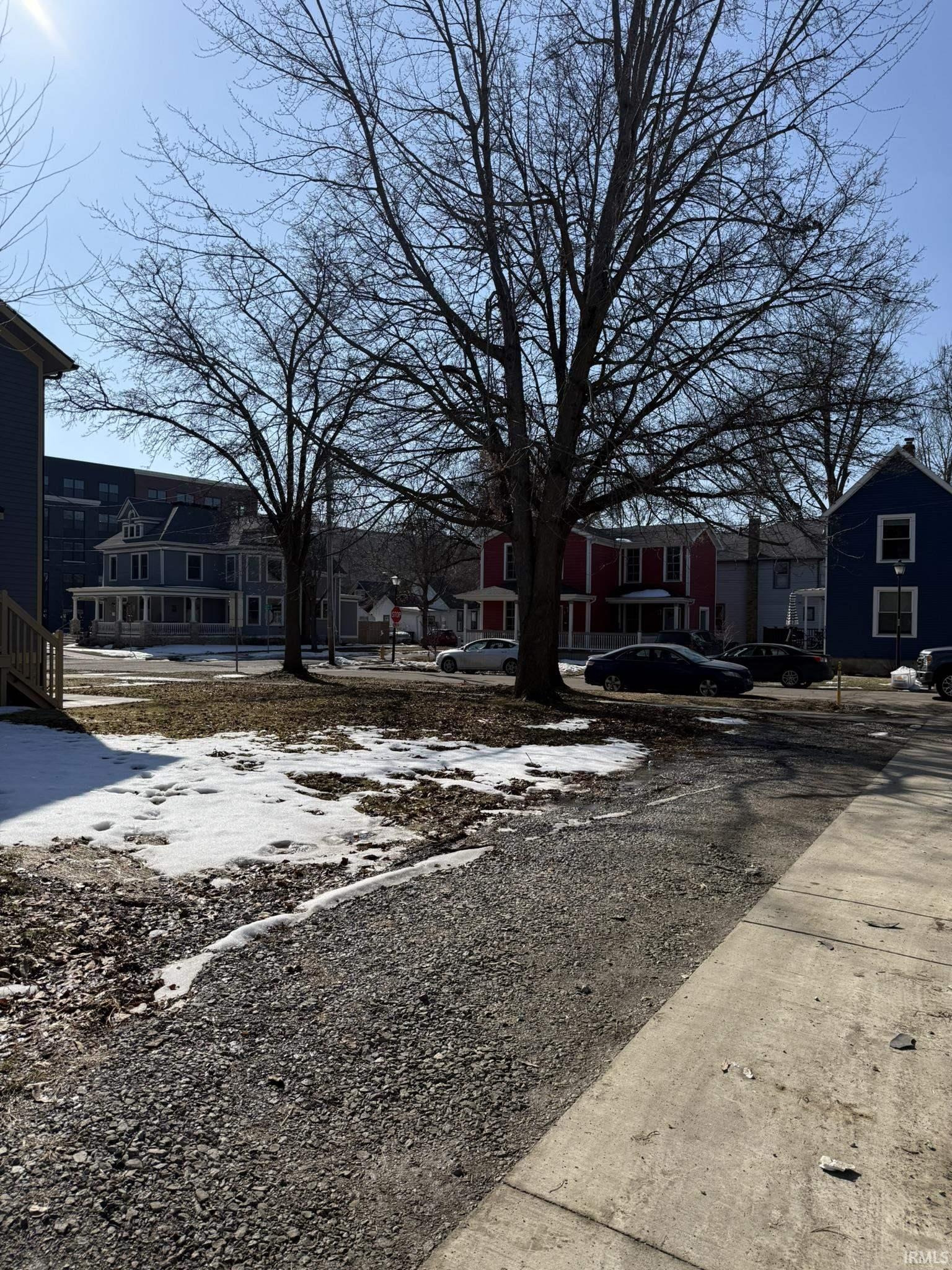 View of yard with a residential view
