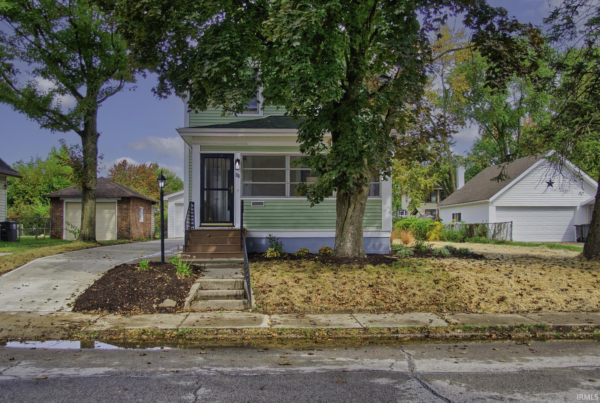 Photo 2 of 601 Charlotte Avenue