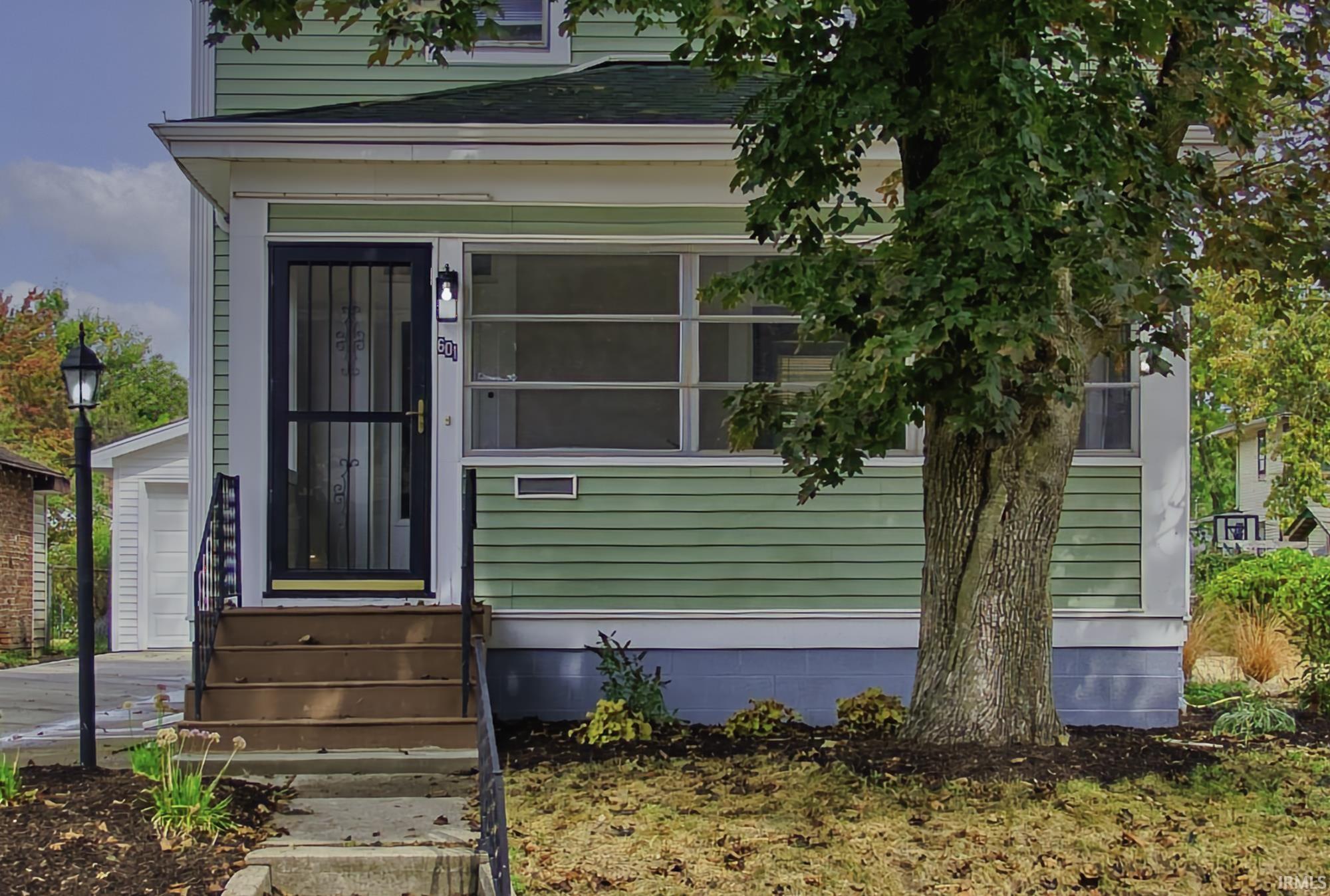 Photo 3 of 601 Charlotte Avenue