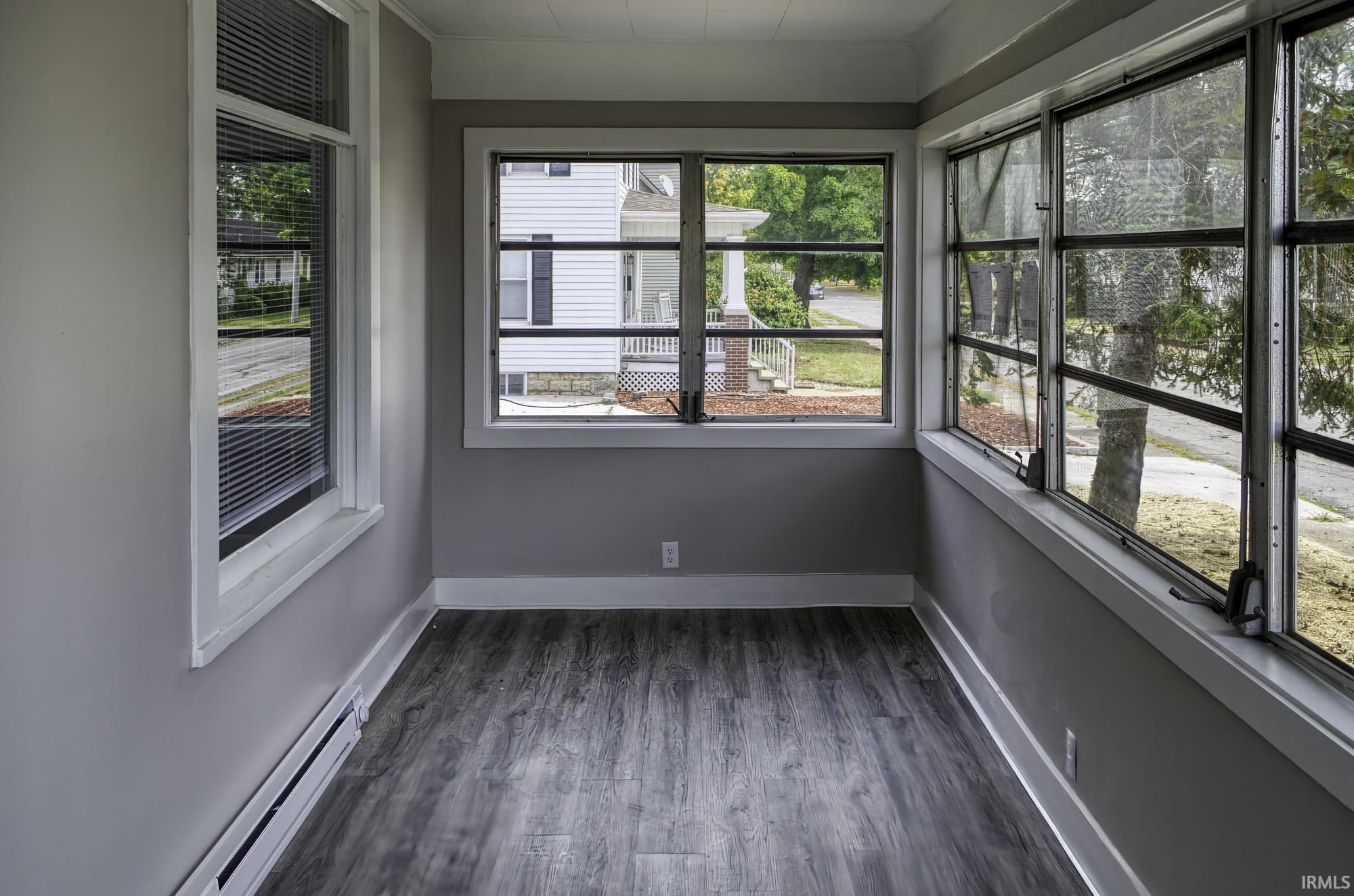 Photo 4 of 601 Charlotte Avenue