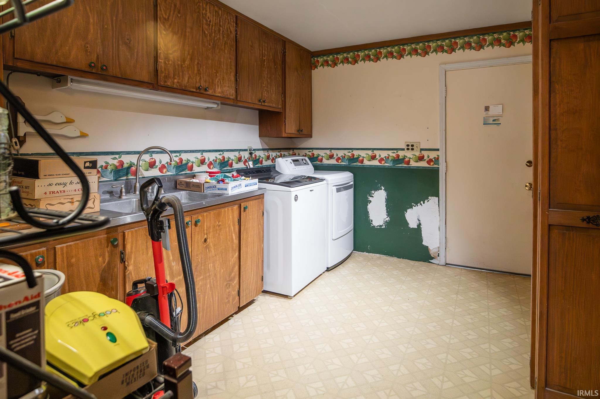 Photo 30 of 929 S Main Street