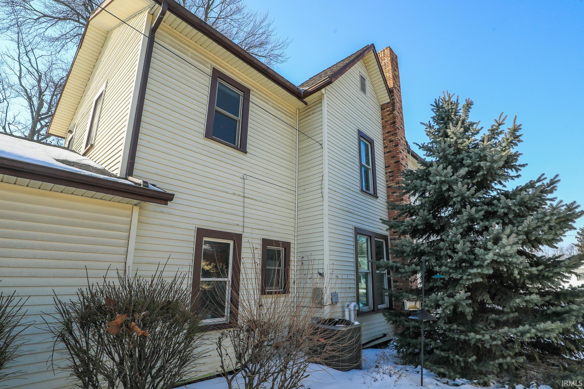 Photo 5 of 929 S Main Street