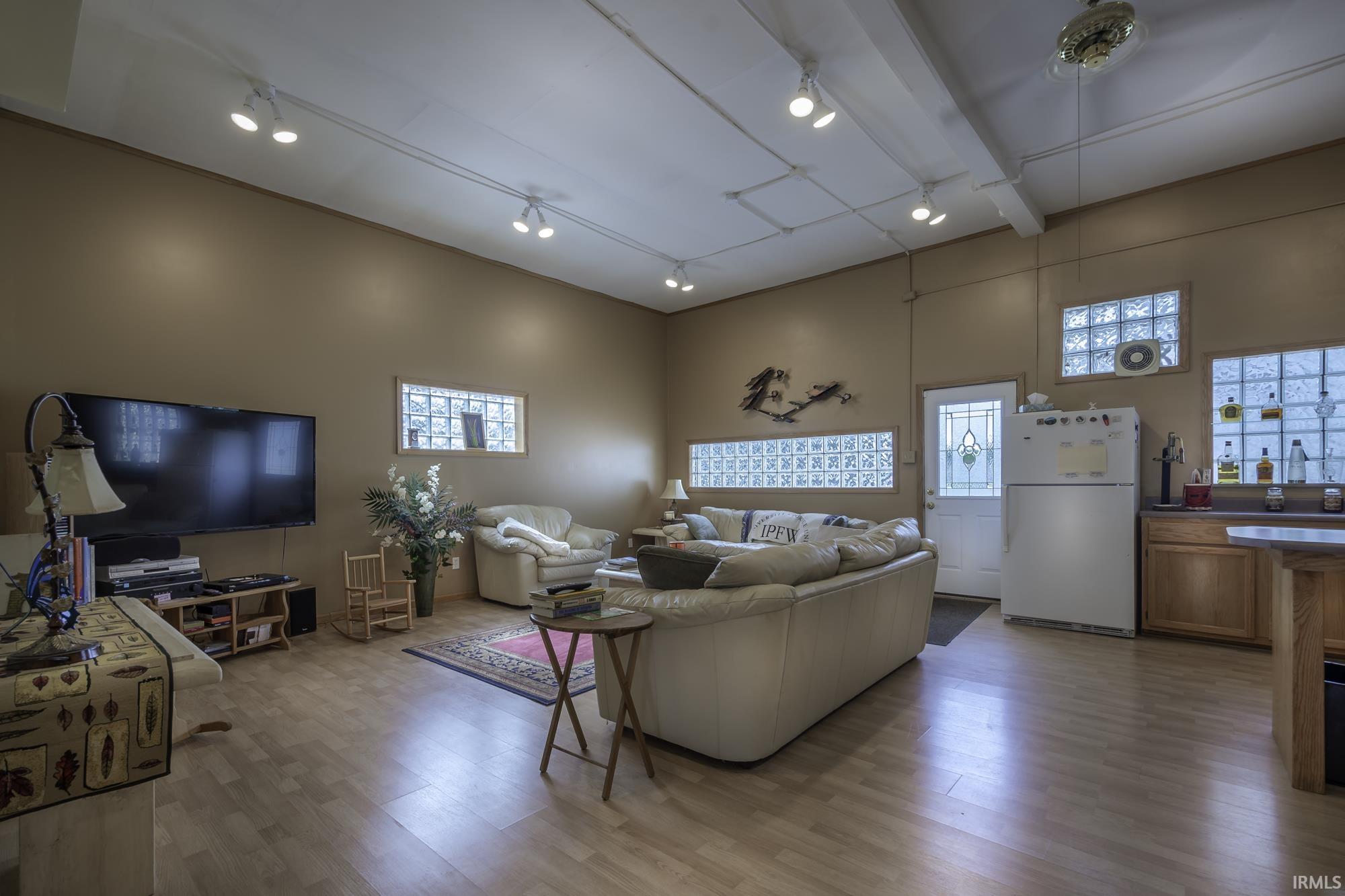 Photo 11 of 207 W Lincoln Highway