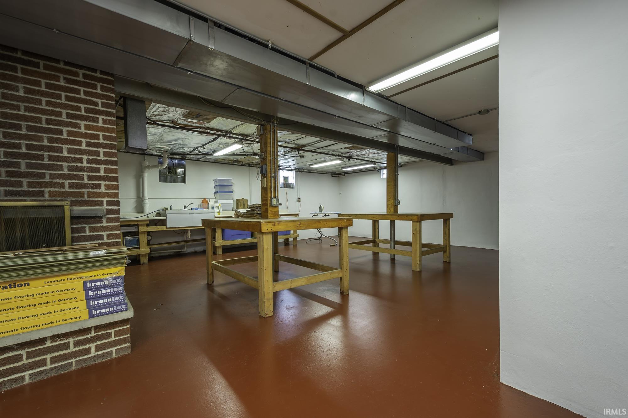 Photo 17 of 207 W Lincoln Highway