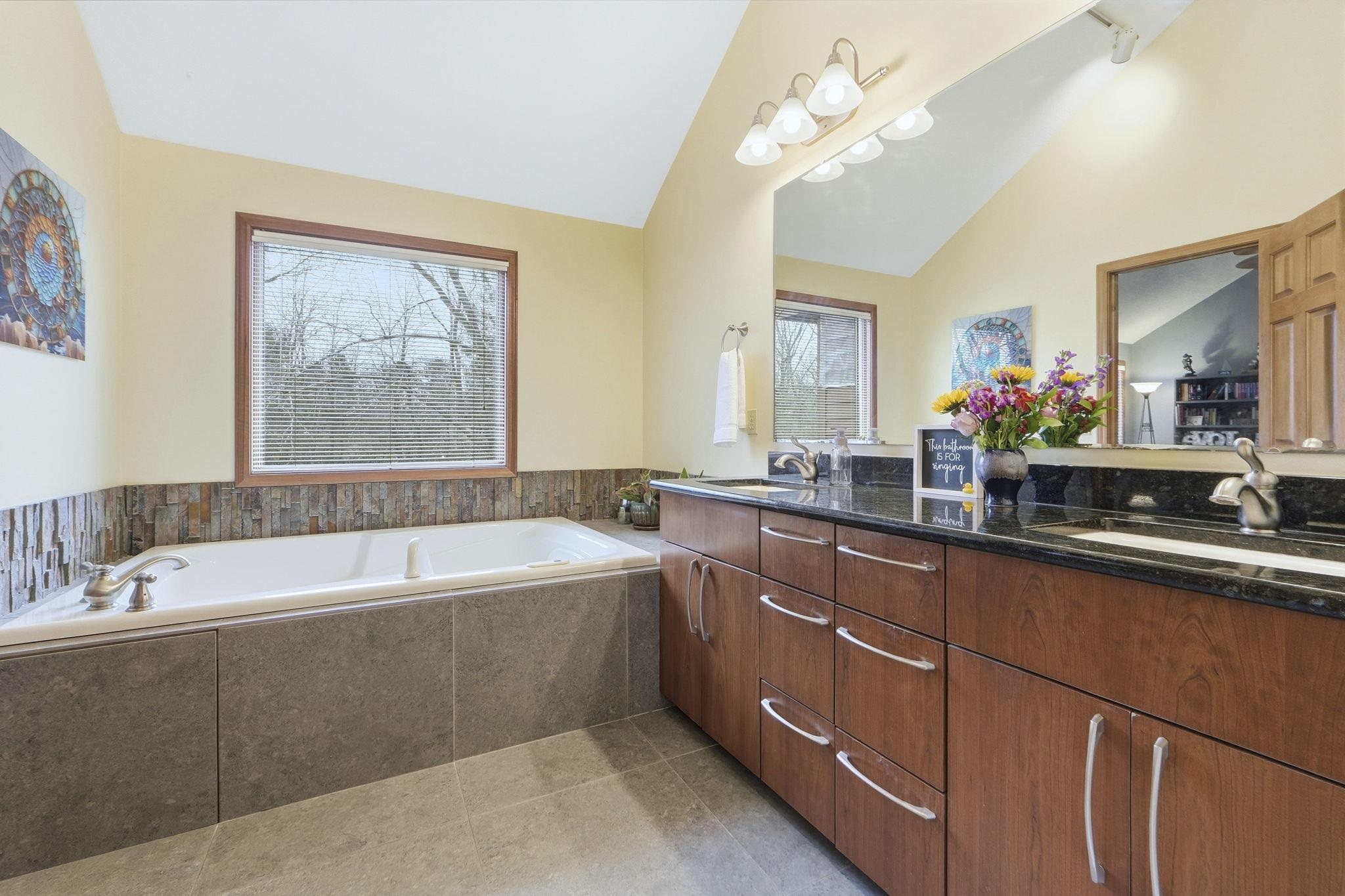 Oversized soaking jet tub