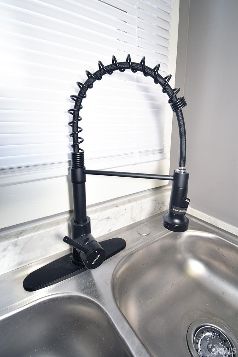 Photo 23 of 308 E Madison Street