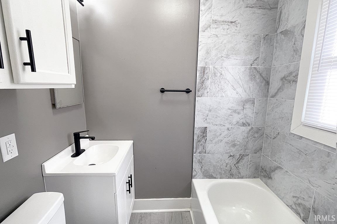 Photo 24 of 308 E Madison Street