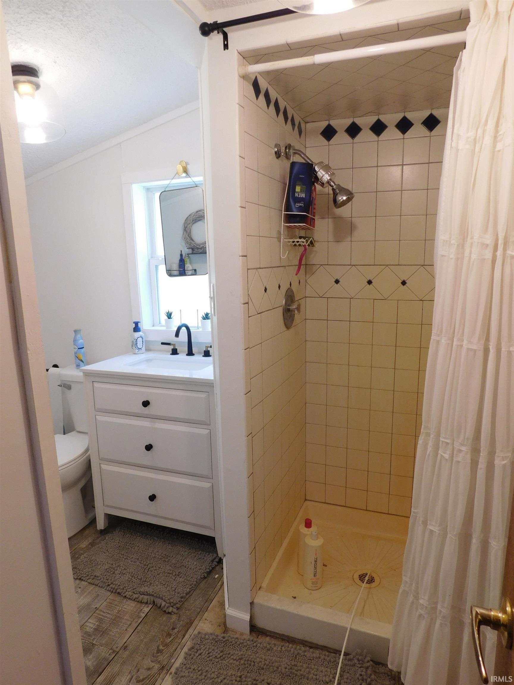 Photo 31 of 2 EMS B1D Lane