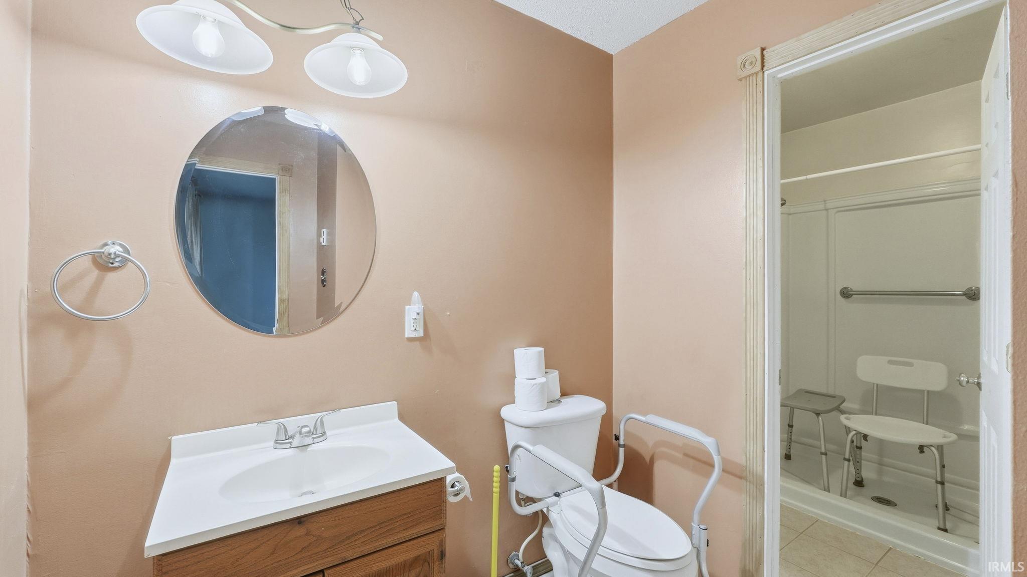 Photo 10 of 4615 Golfview Drive