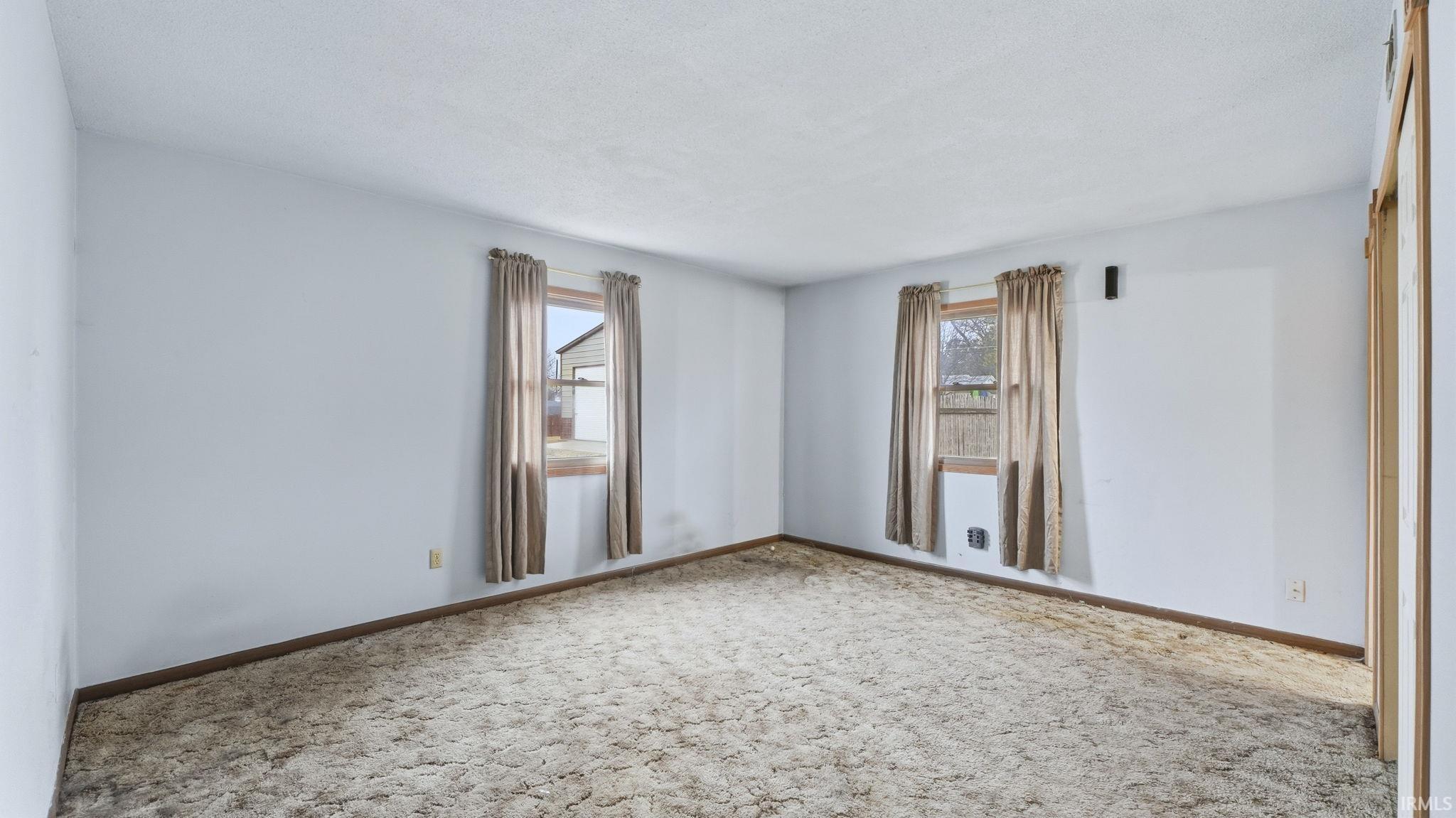 Photo 9 of 4615 Golfview Drive