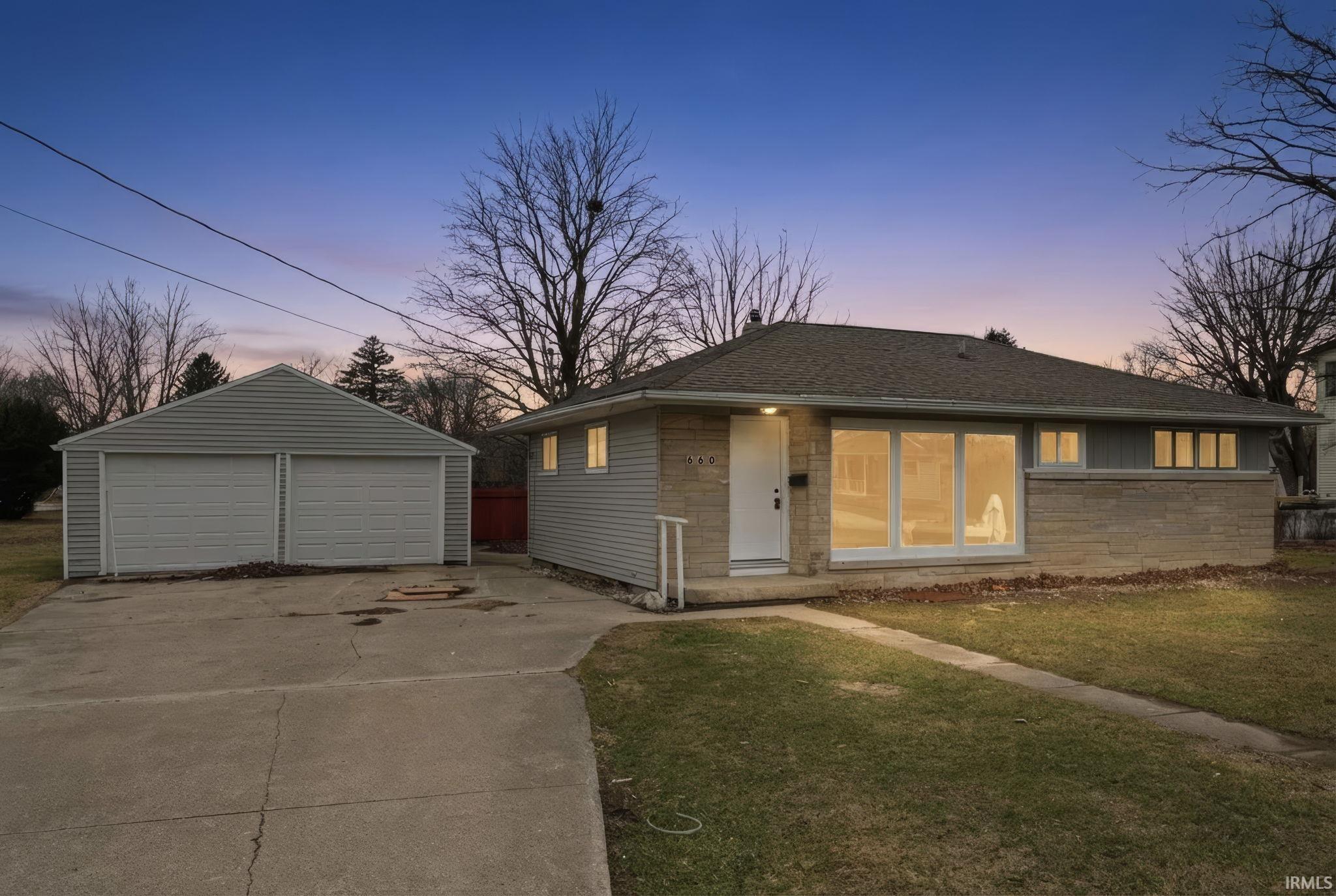 Photo 0 of 660 Clark Street