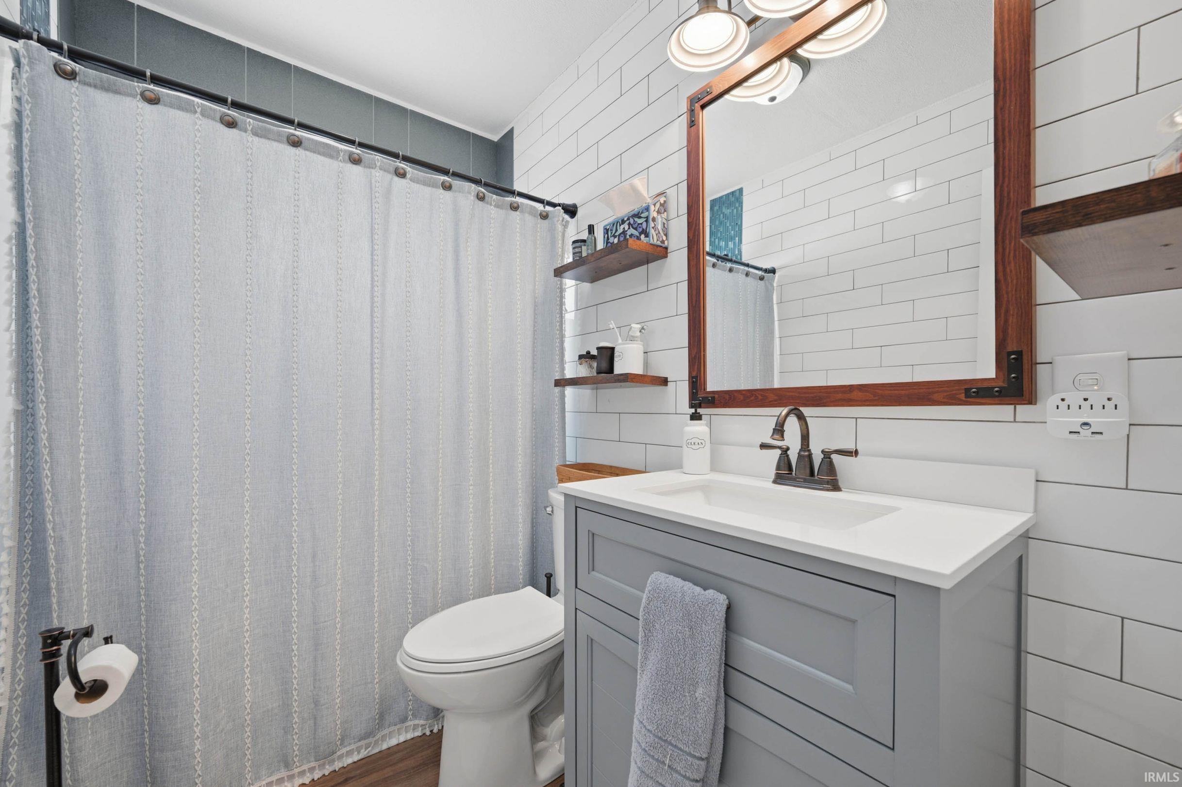 Photo 15 of 135 EMS B 43 Lane