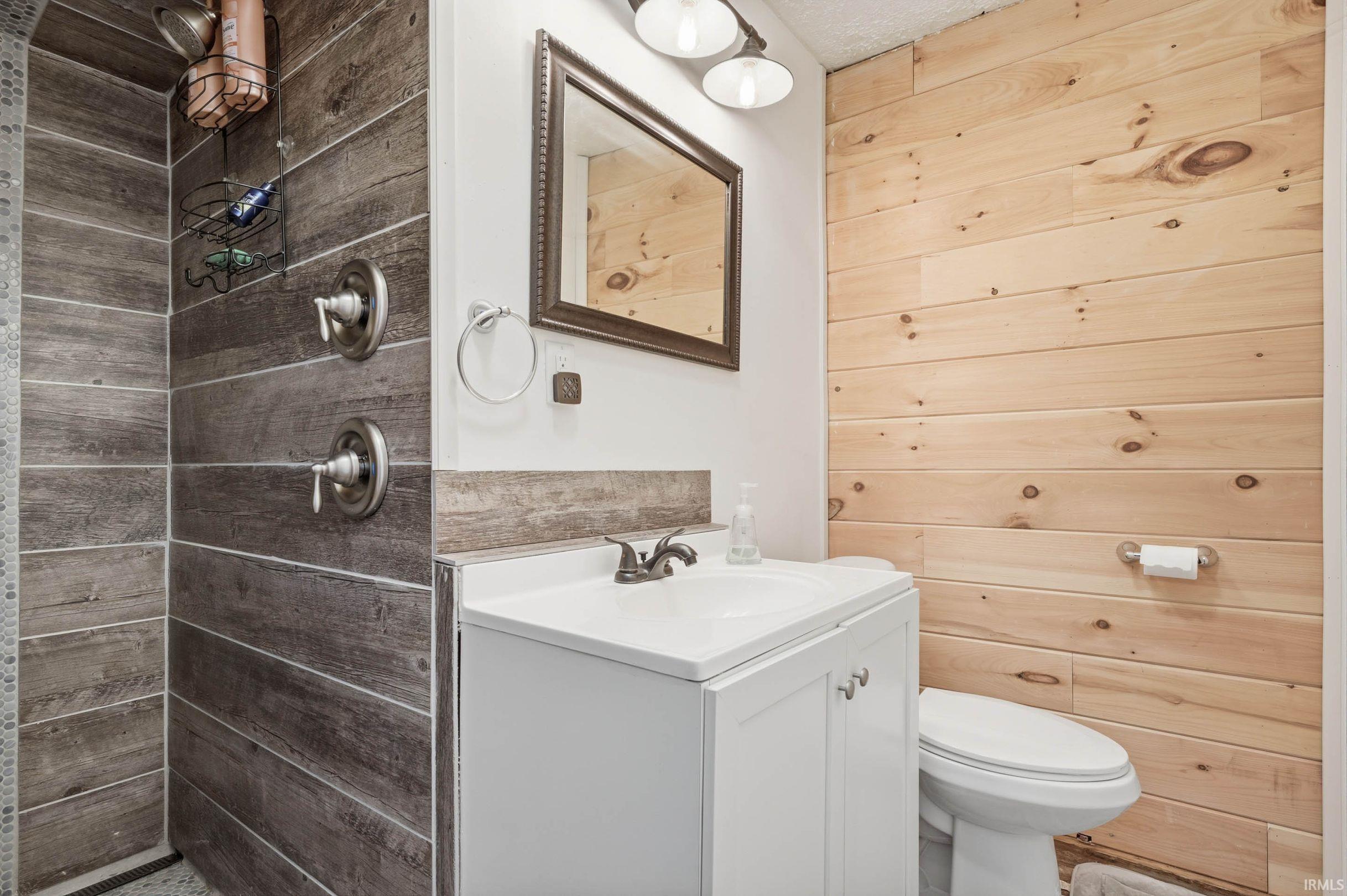 Photo 20 of 135 EMS B 43 Lane