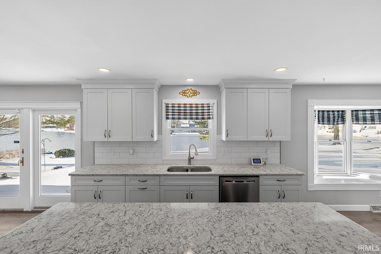 Photo 10 of 3111 N East Lake Drive