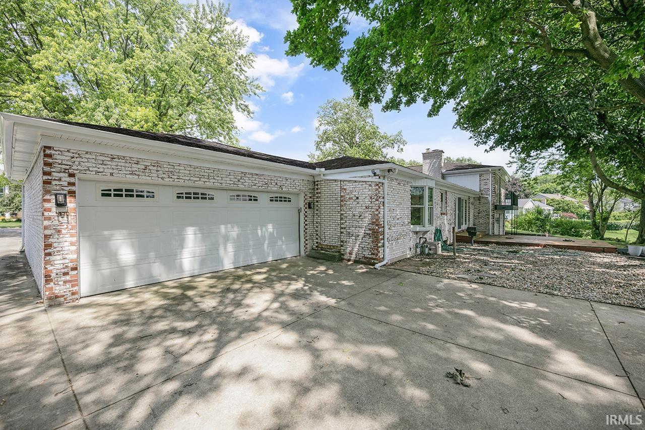 Photo 4 of 3111 N East Lake Drive