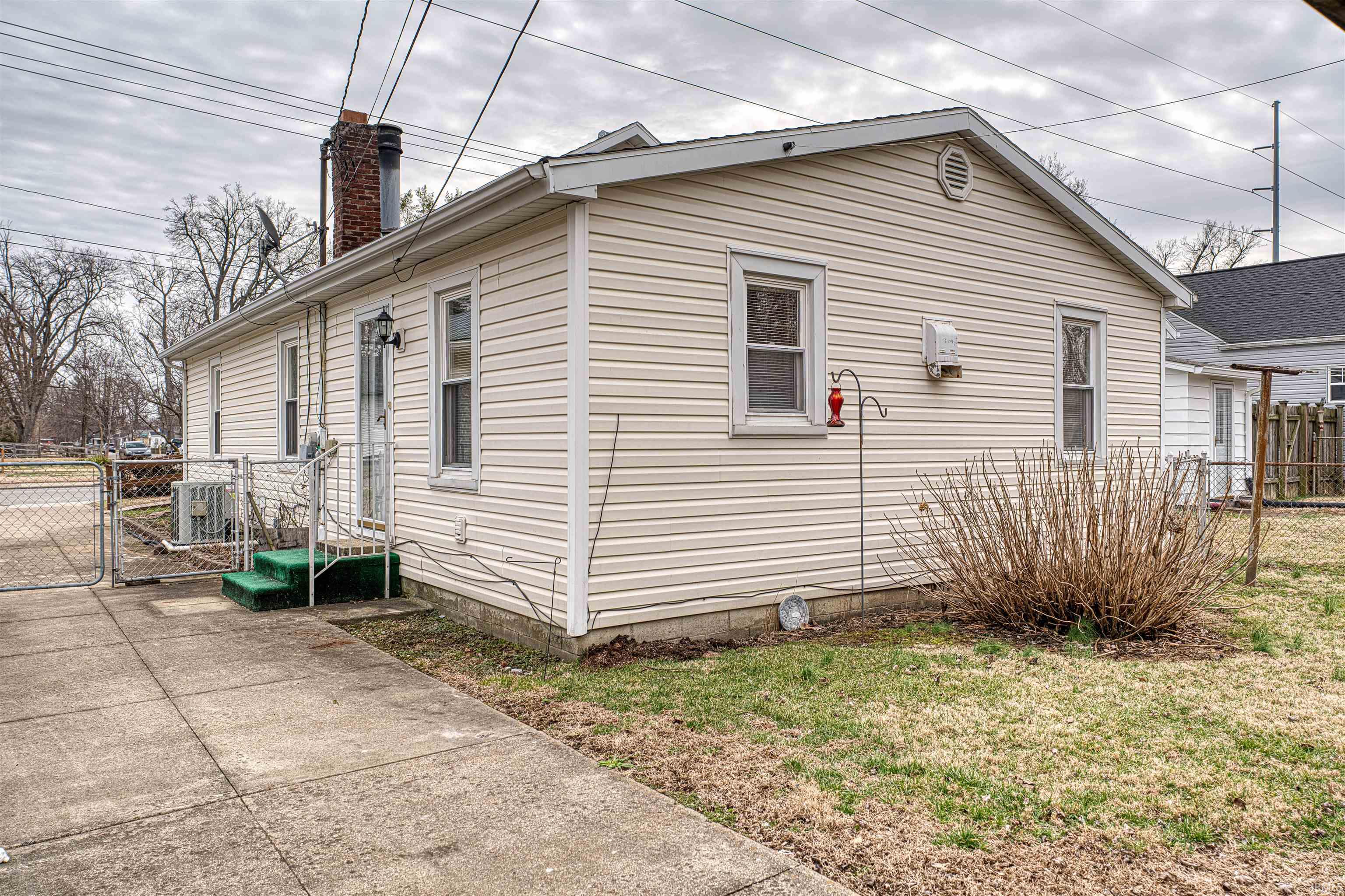 33rd image of 1317 Lodge Ave, Evansville, IN 47714 | MLS# 202606093