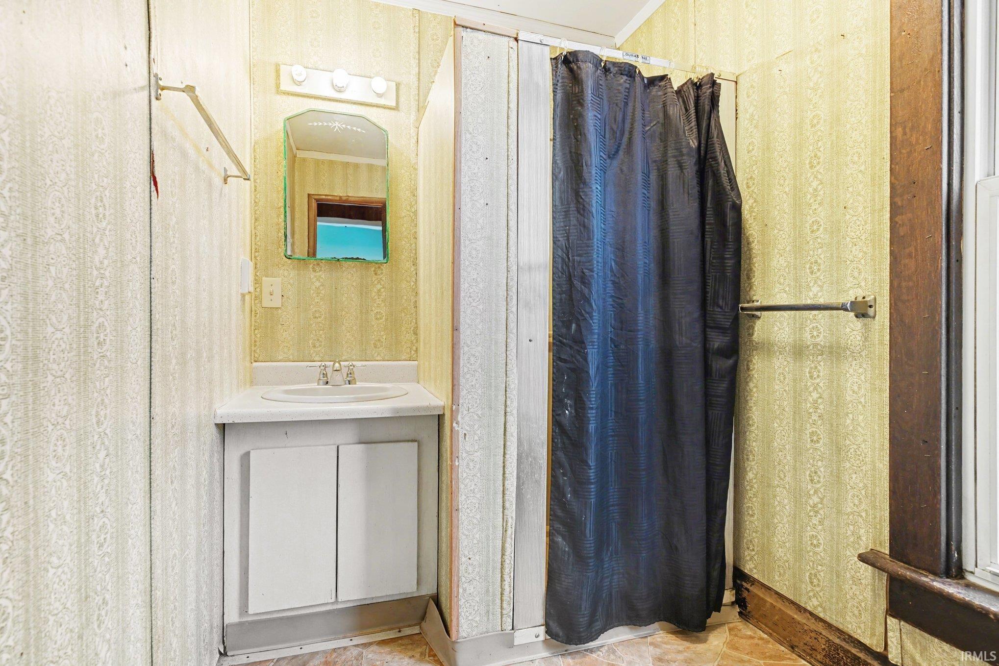 Photo 11 of 1433 W Franklin Street