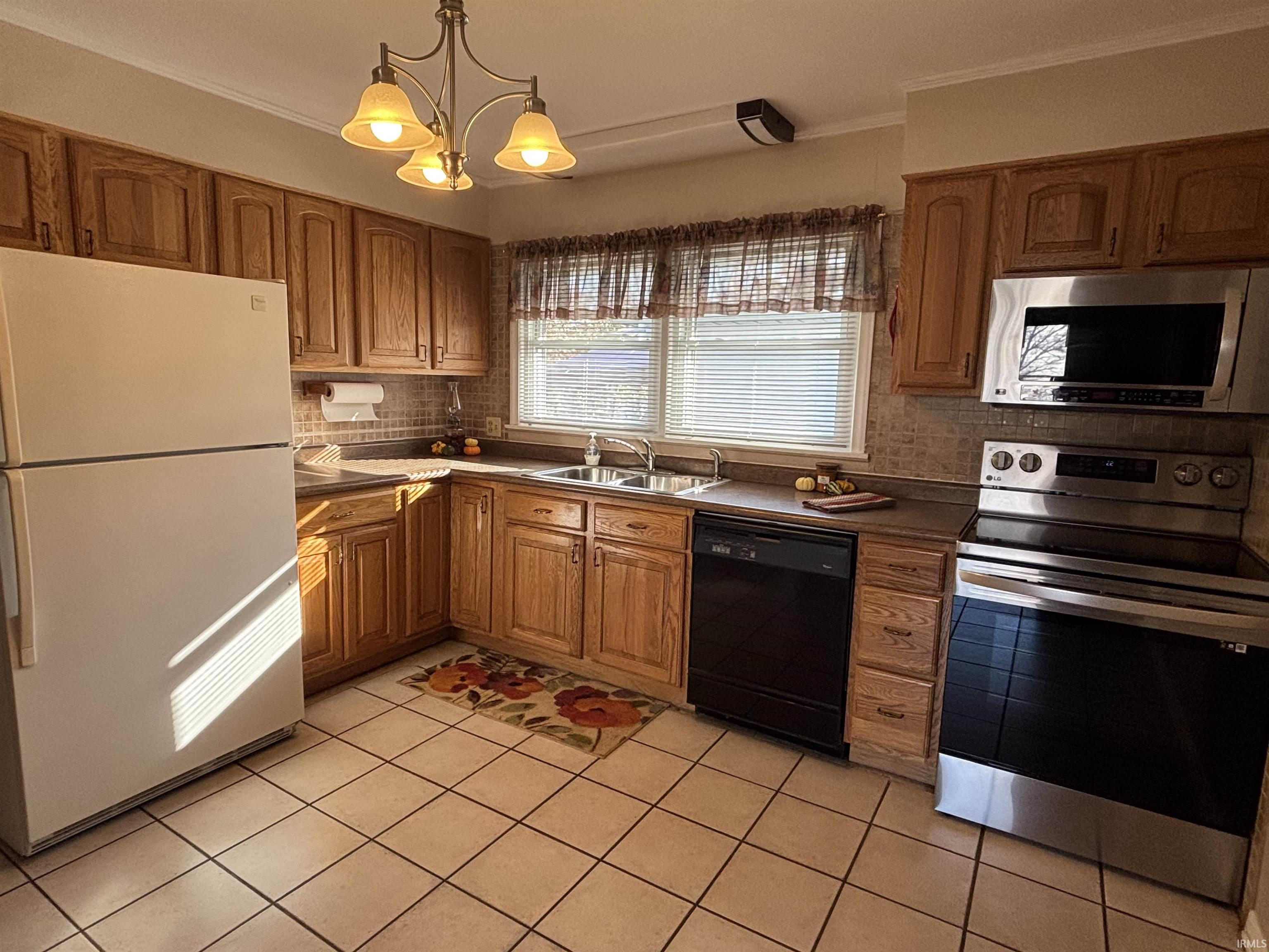 Photo 8 of 3410 CHARLOTTE Avenue