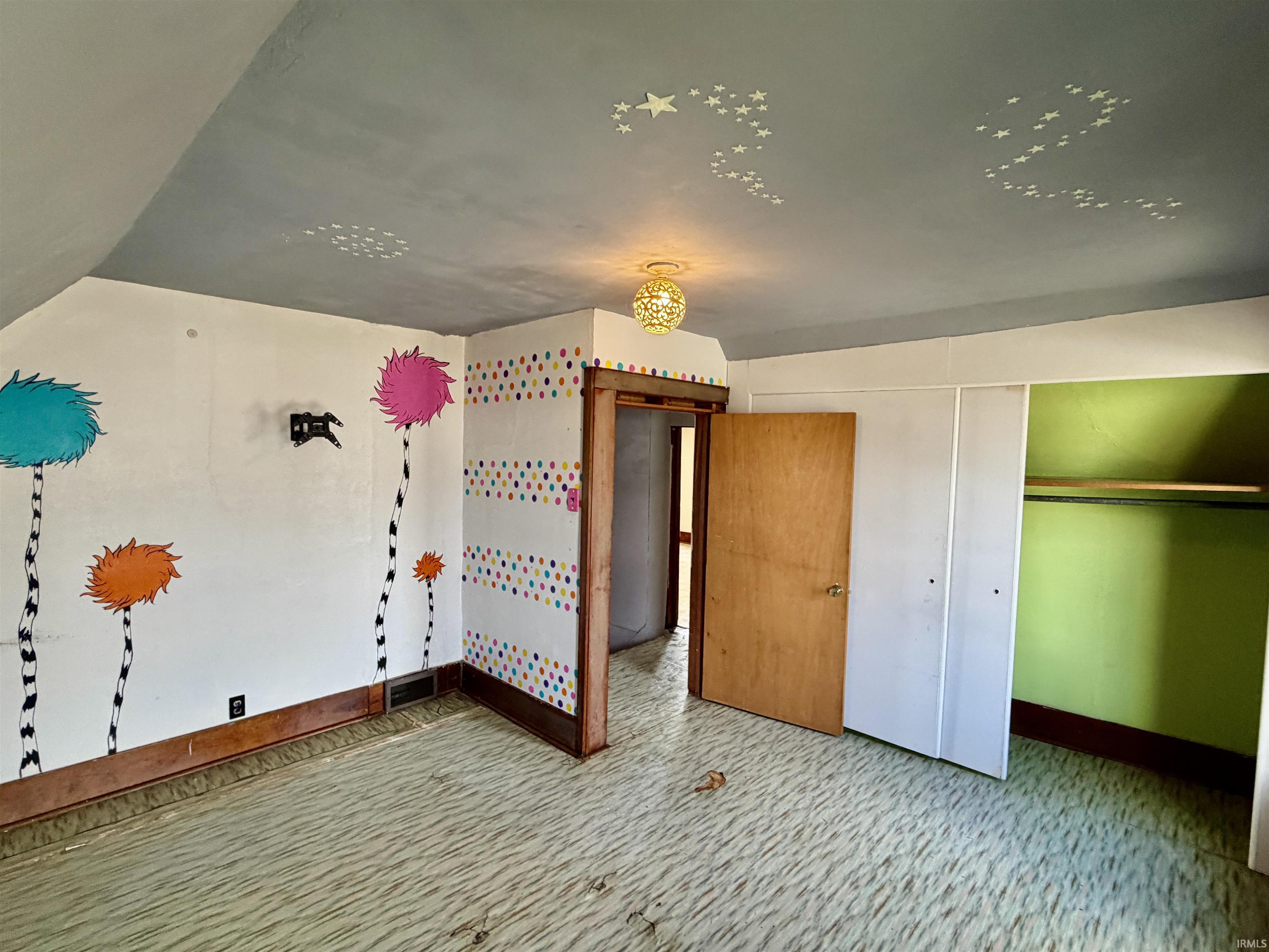 Photo 19 of 202 E Ellsworth Street