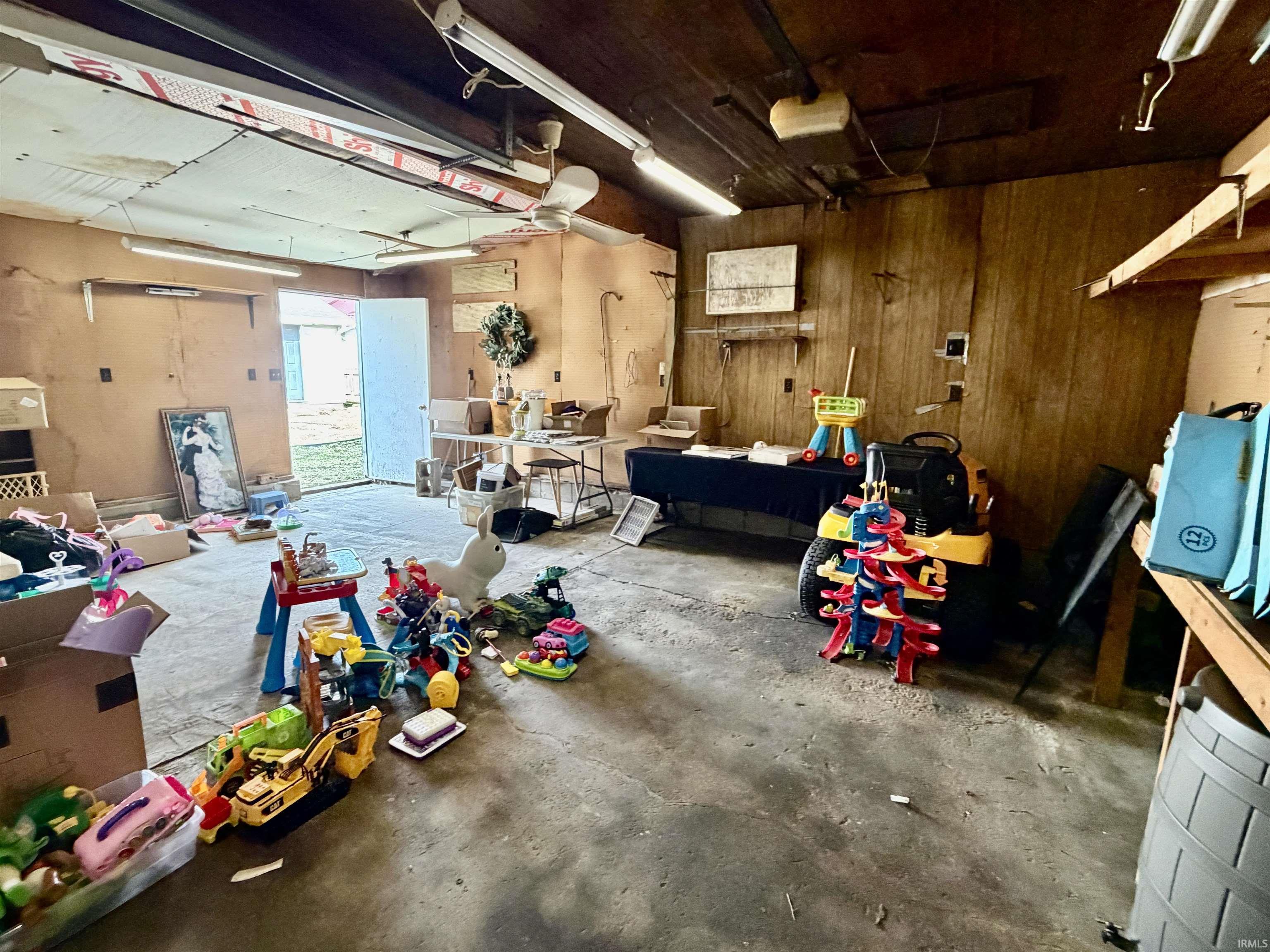 Photo 24 of 202 E Ellsworth Street