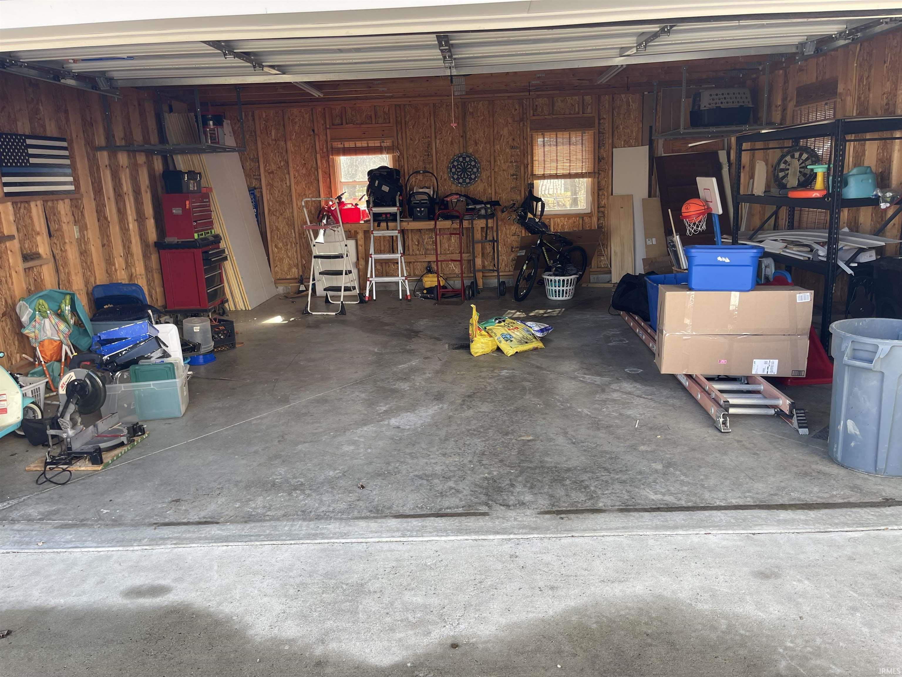 Interior - detached 2 car garage