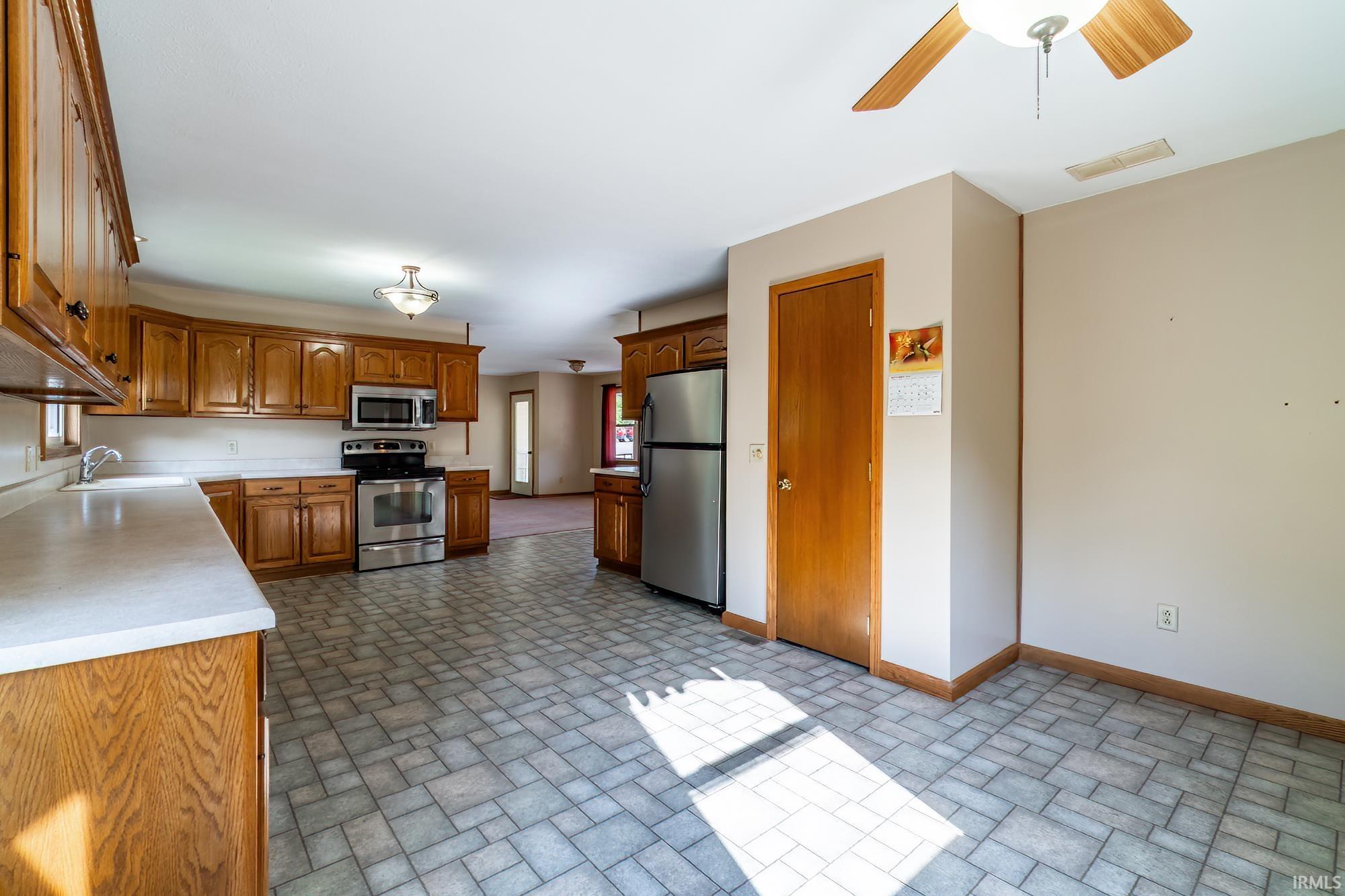 Photo 18 of 9540 E 500 S Road