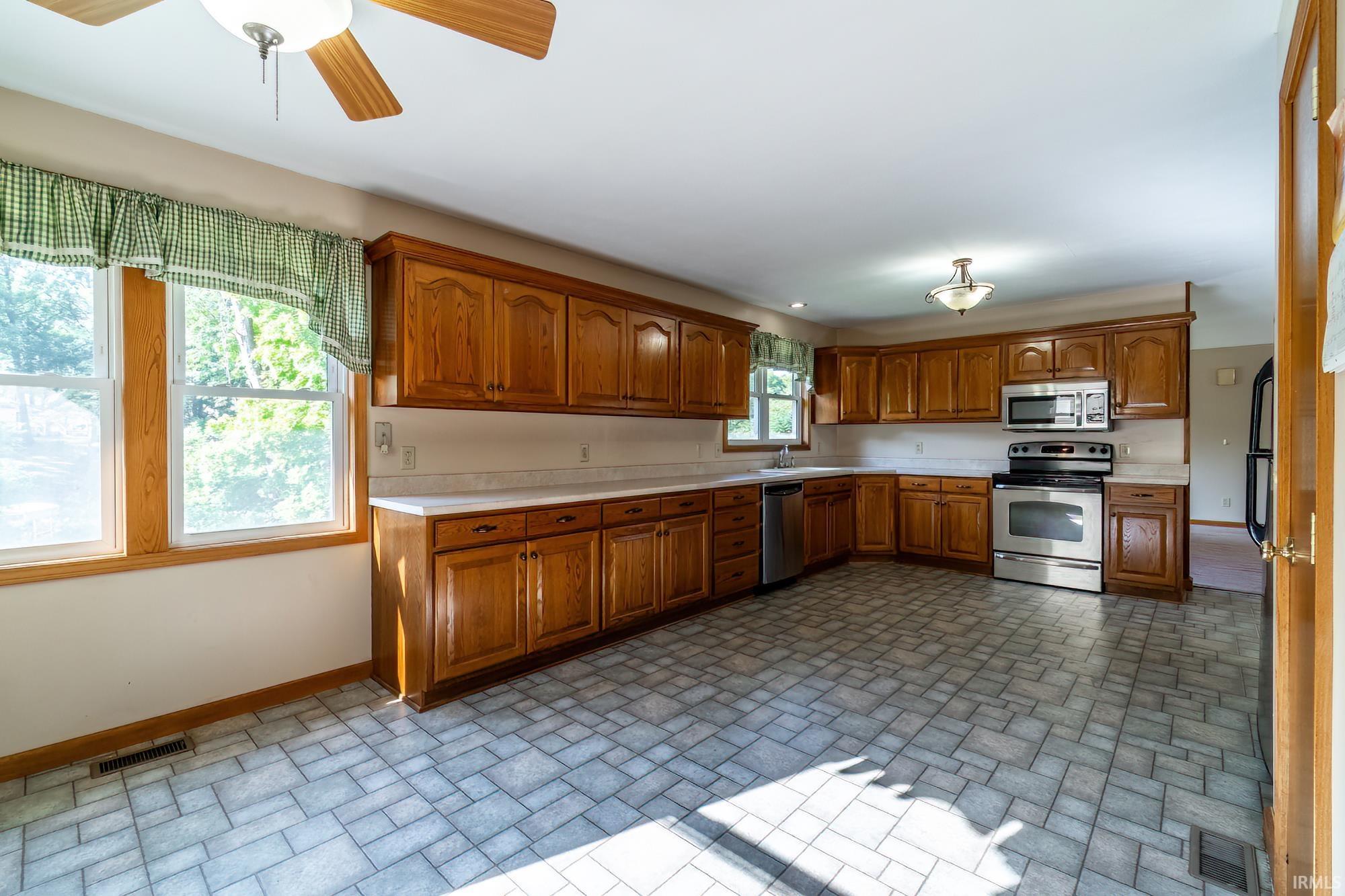 Photo 19 of 9540 E 500 S Road