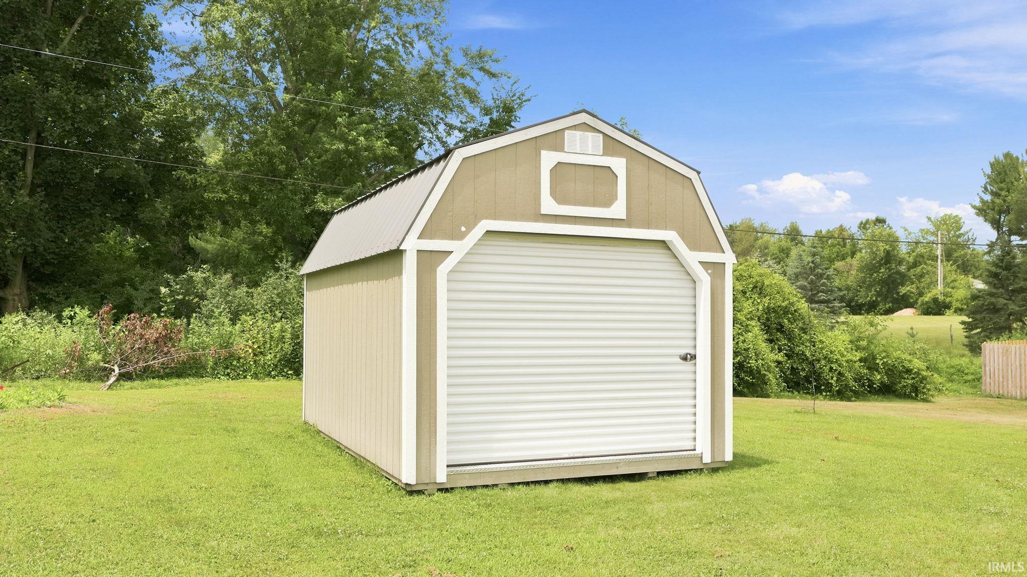 Outdoor structure