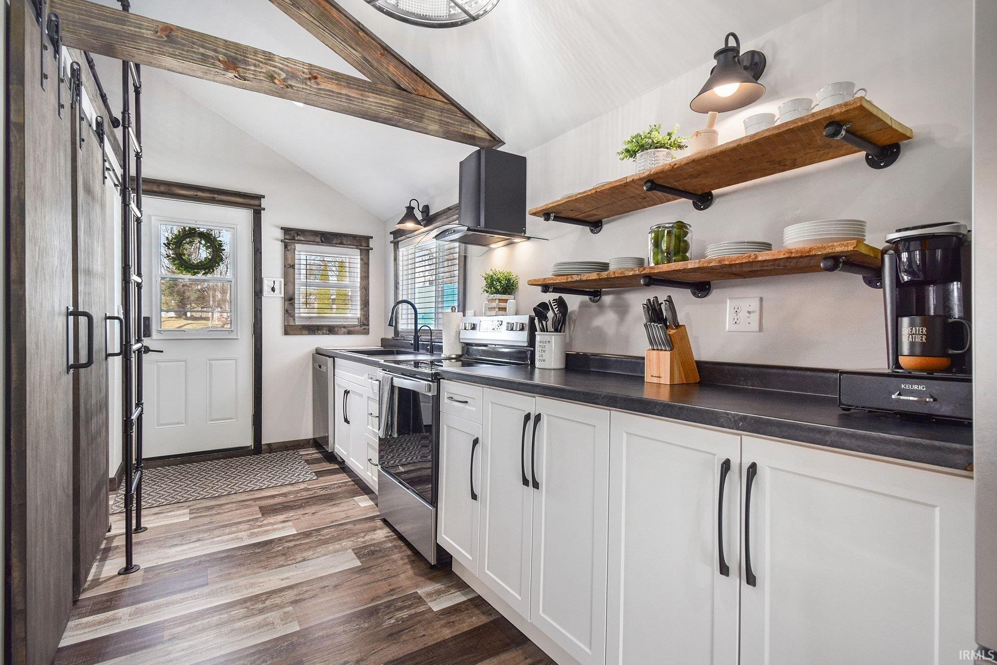 Photo 18 of 19 EMS W16C Lane