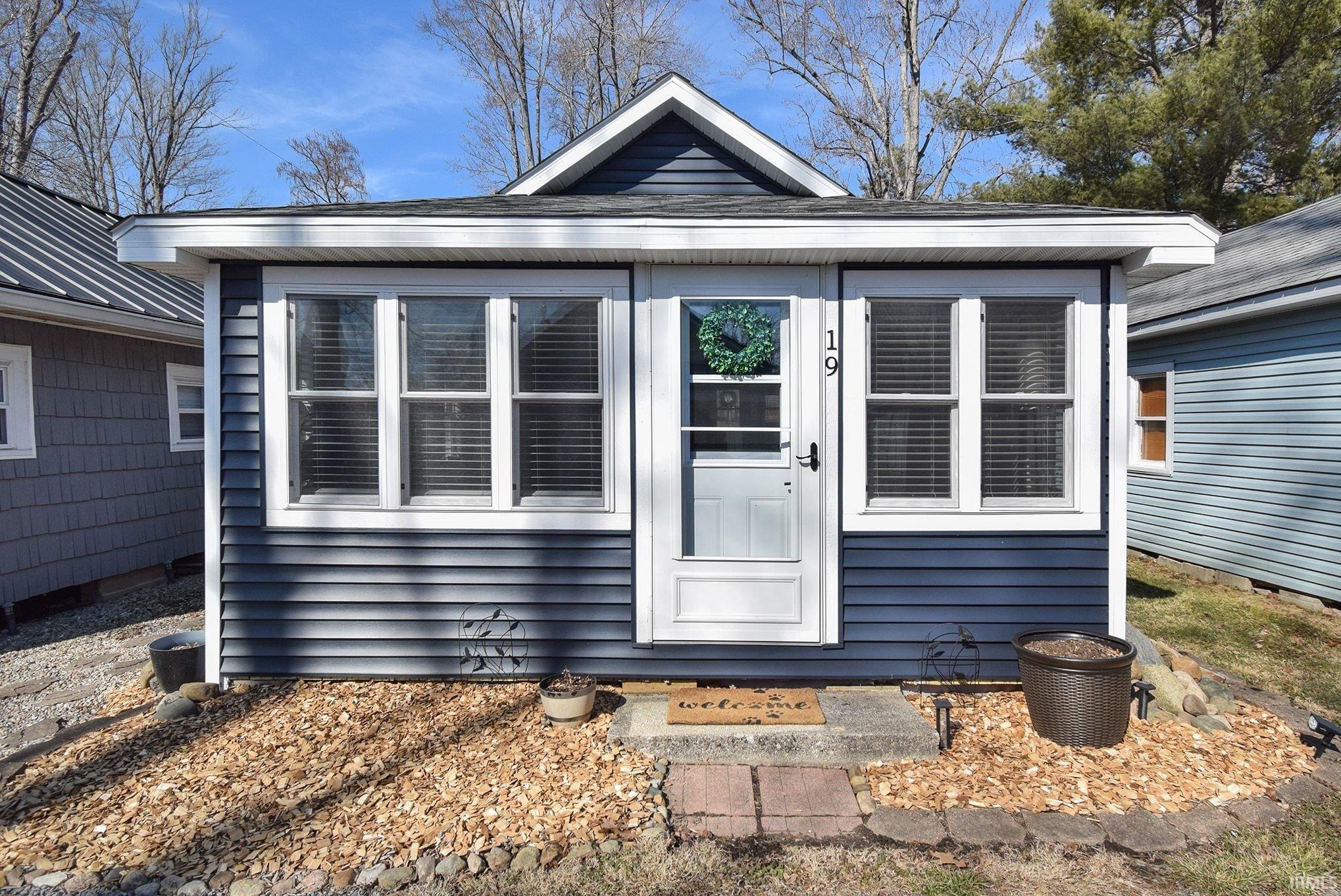 Photo 2 of 19 EMS W16C Lane