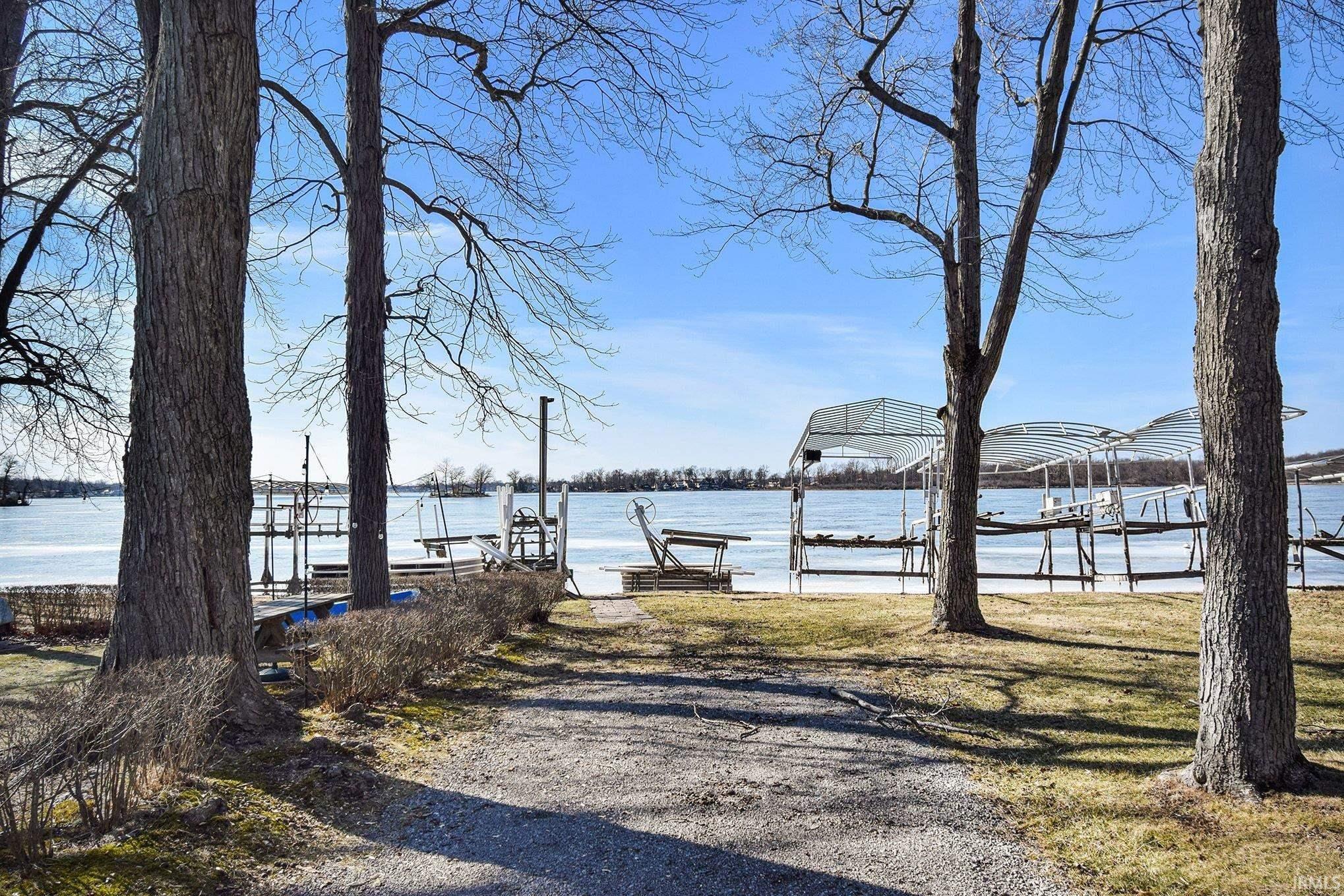 Photo 9 of 19 EMS W16C Lane