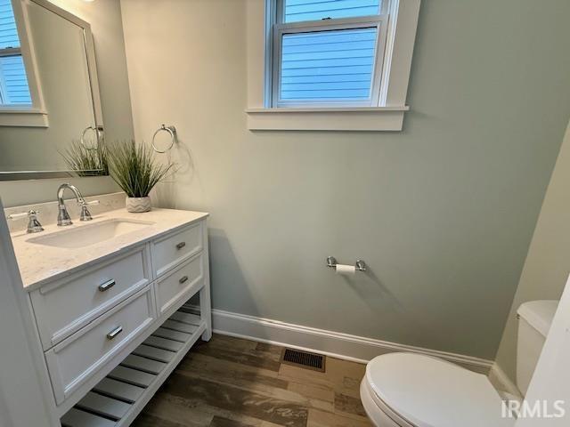 Photo 15 of 820 W Jefferson Boulevard