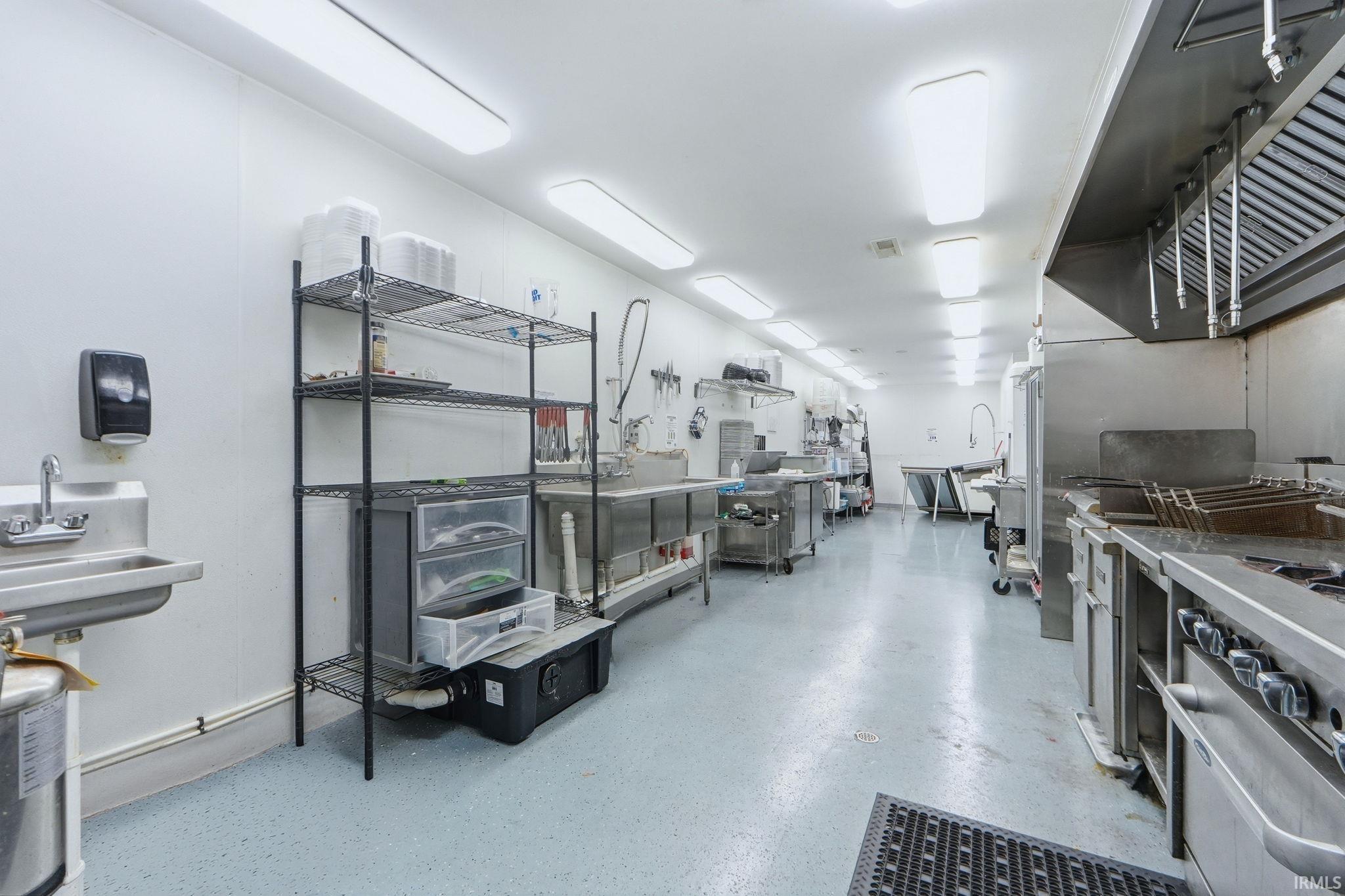 Photo 11 of 202 W Whitley Street