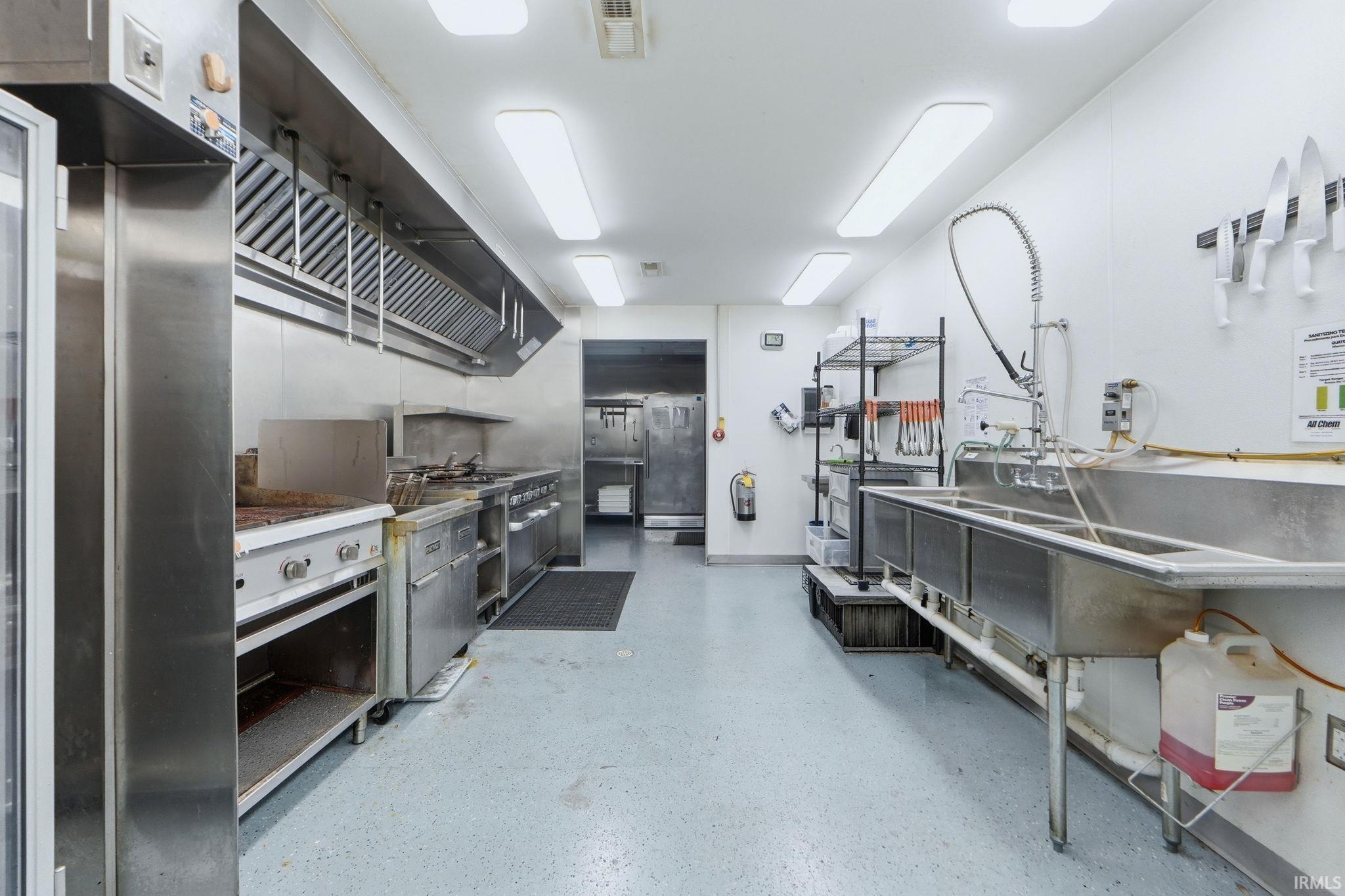 Photo 15 of 202 W Whitley Street