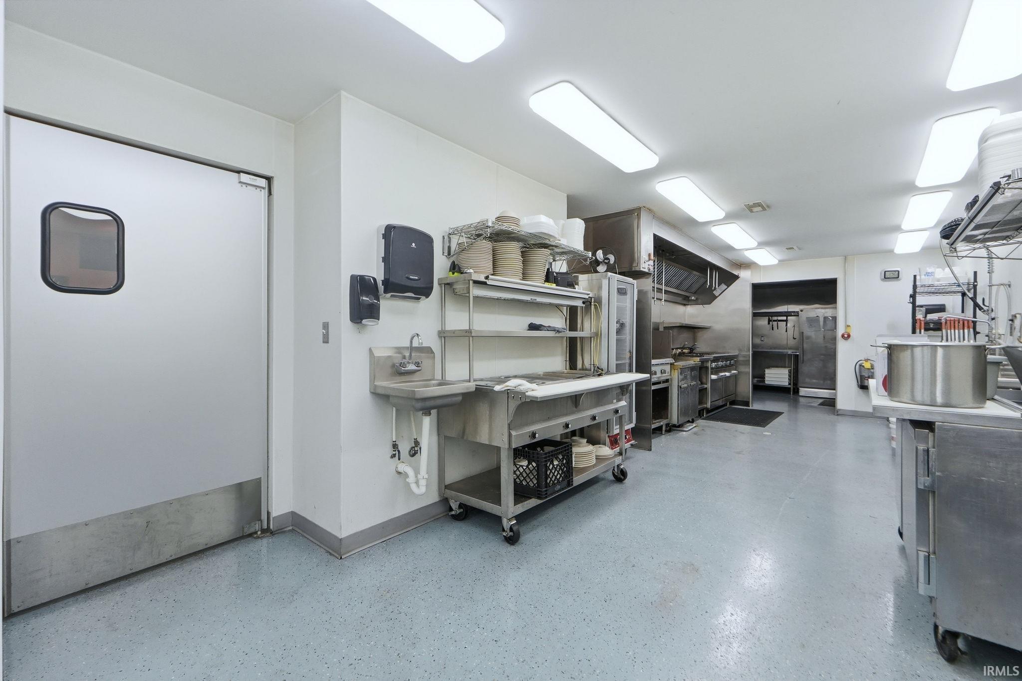 Photo 16 of 202 W Whitley Street