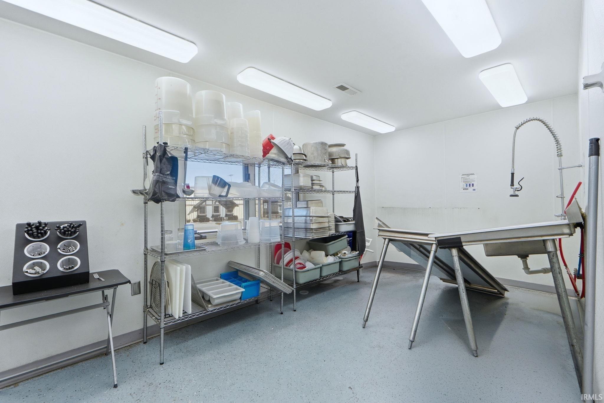 Photo 18 of 202 W Whitley Street