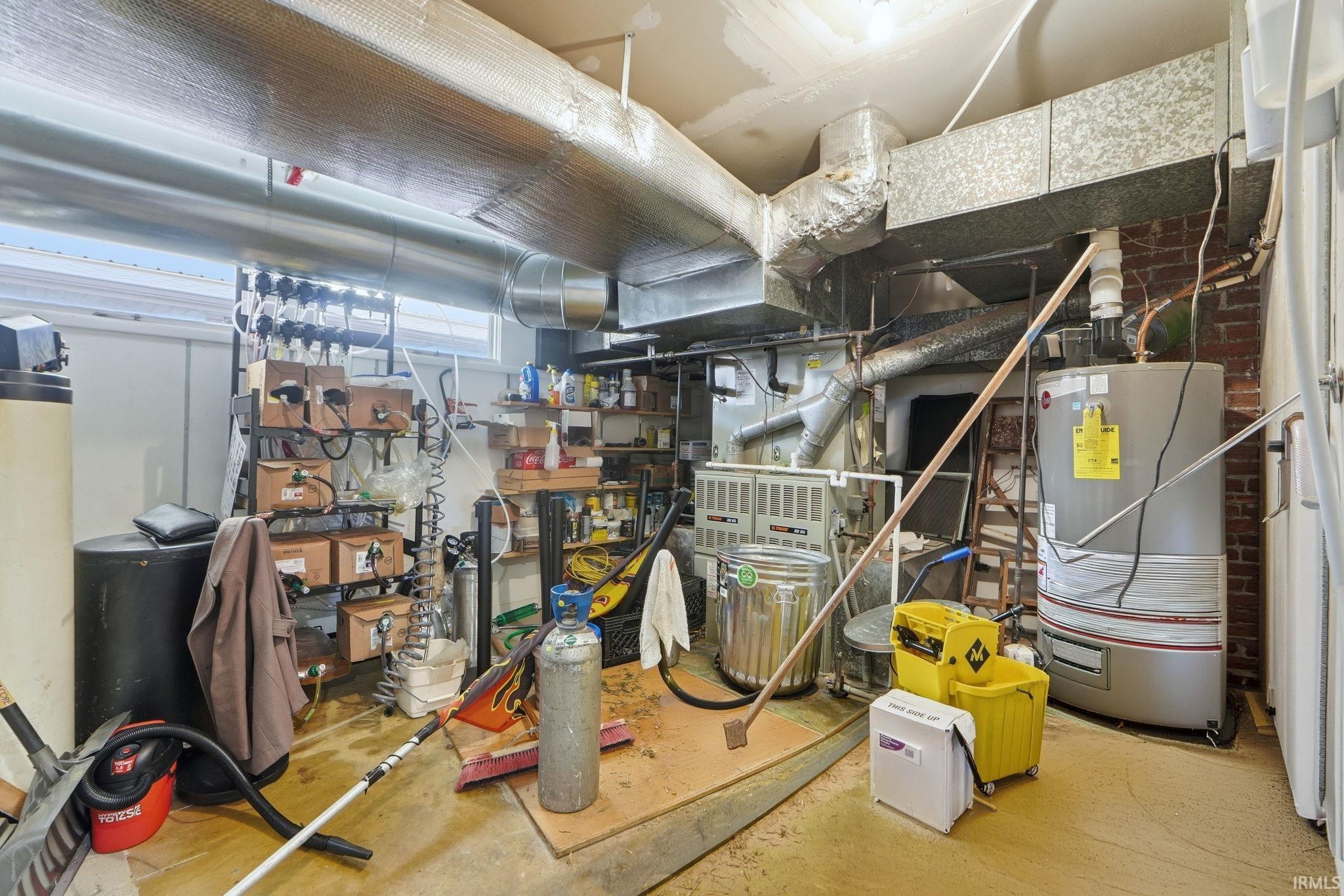 Photo 28 of 202 W Whitley Street