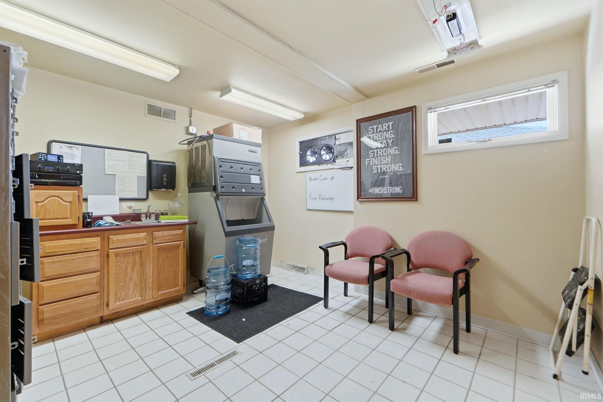 Photo 29 of 202 W Whitley Street