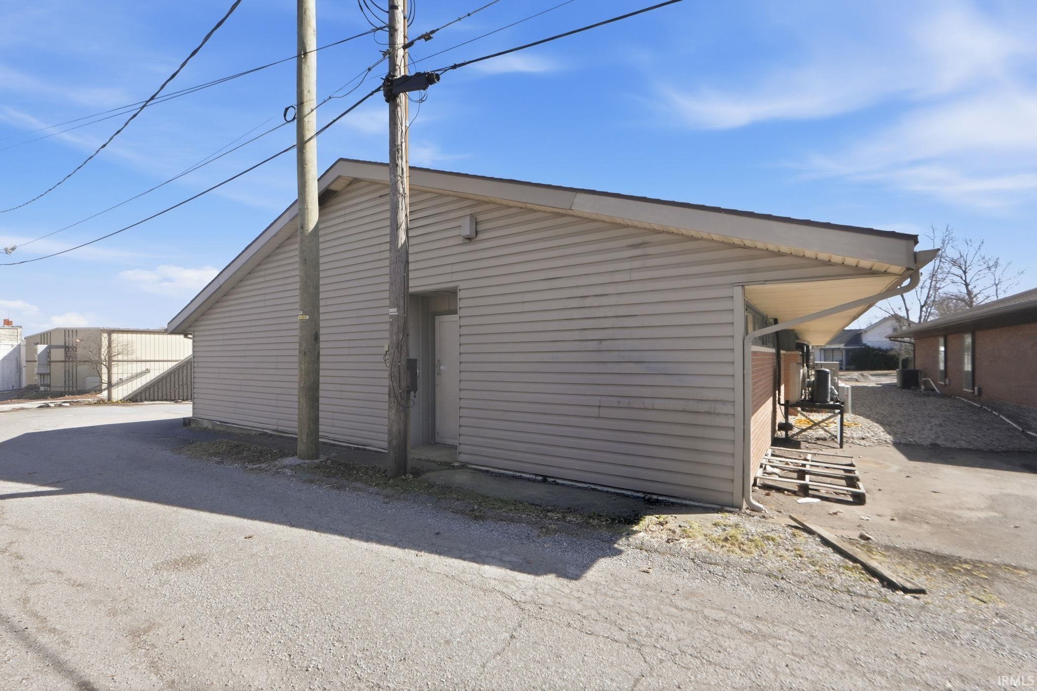 Photo 34 of 202 W Whitley Street