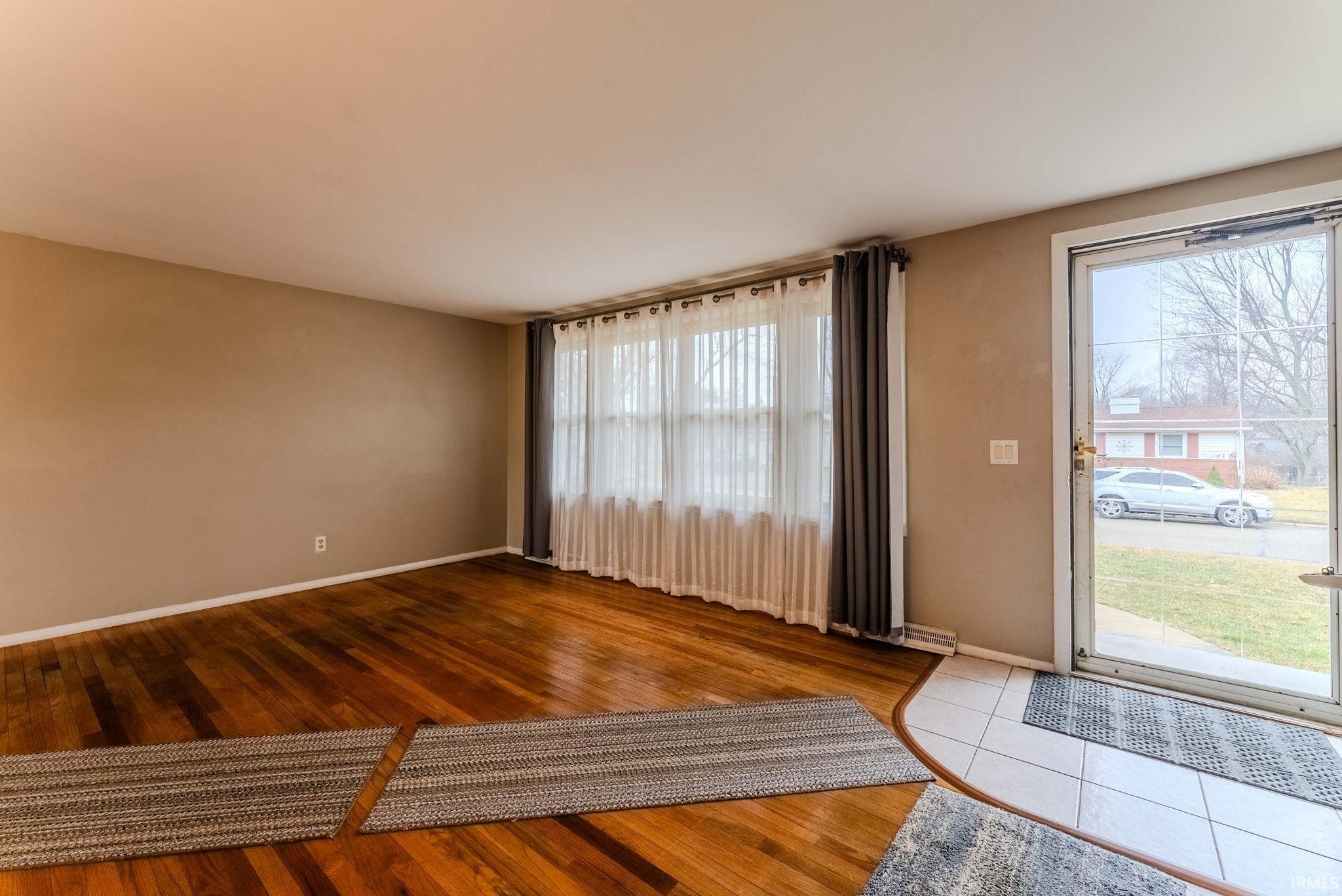 Photo 1 of 921 Sunset Drive