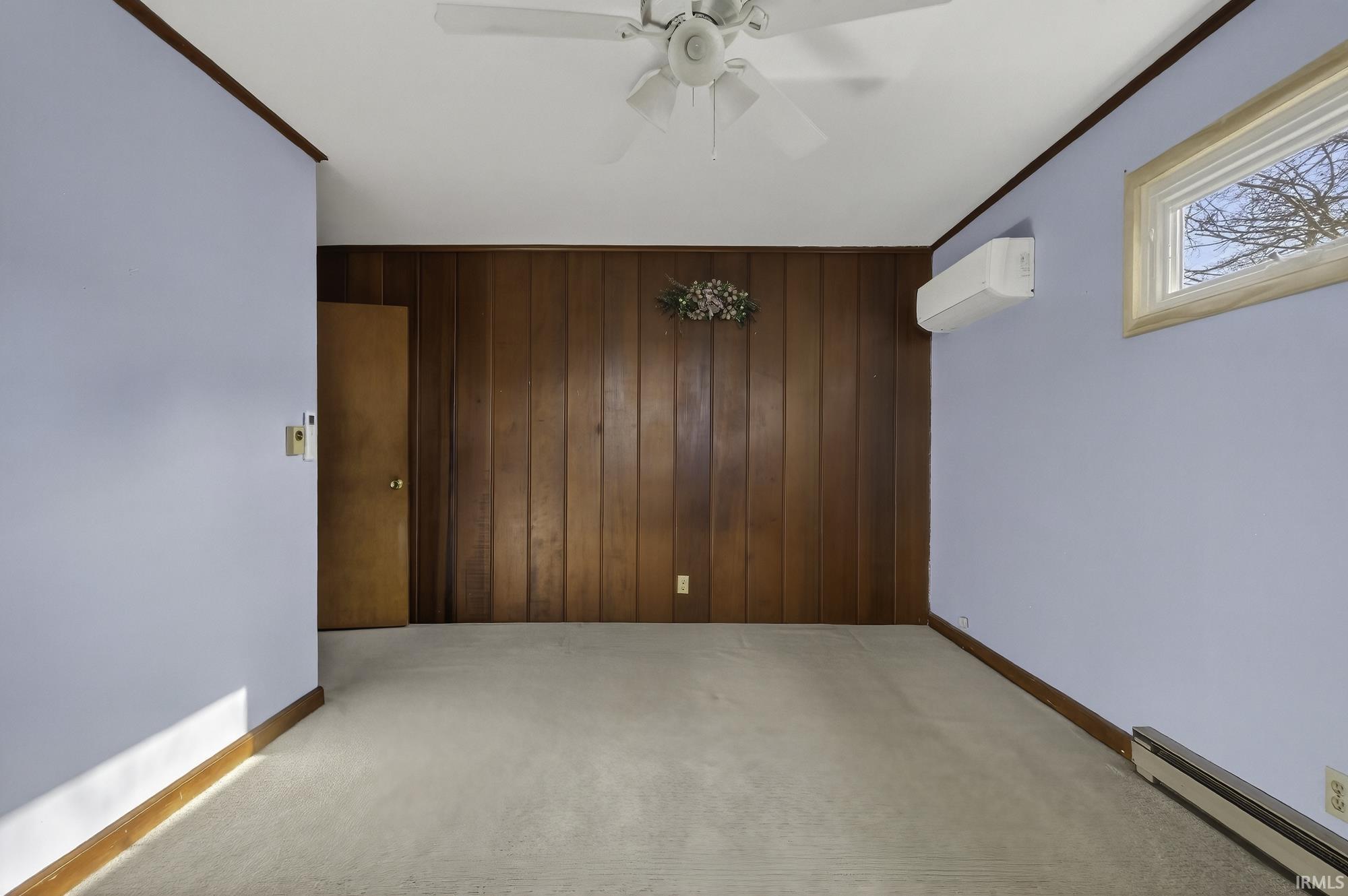 Photo 18 of 47 E Ireland Drive