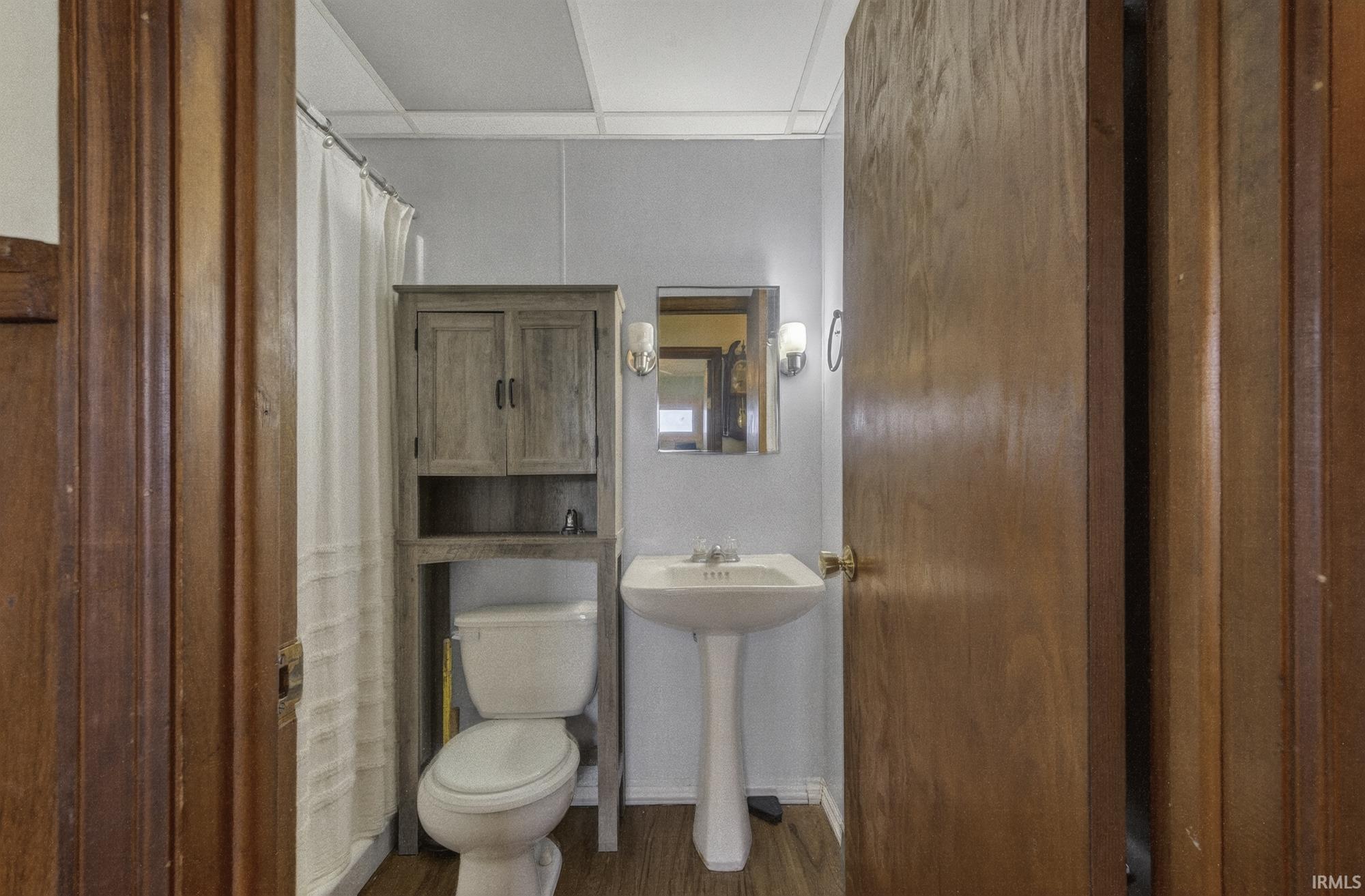 Photo 19 of 47 E Ireland Drive
