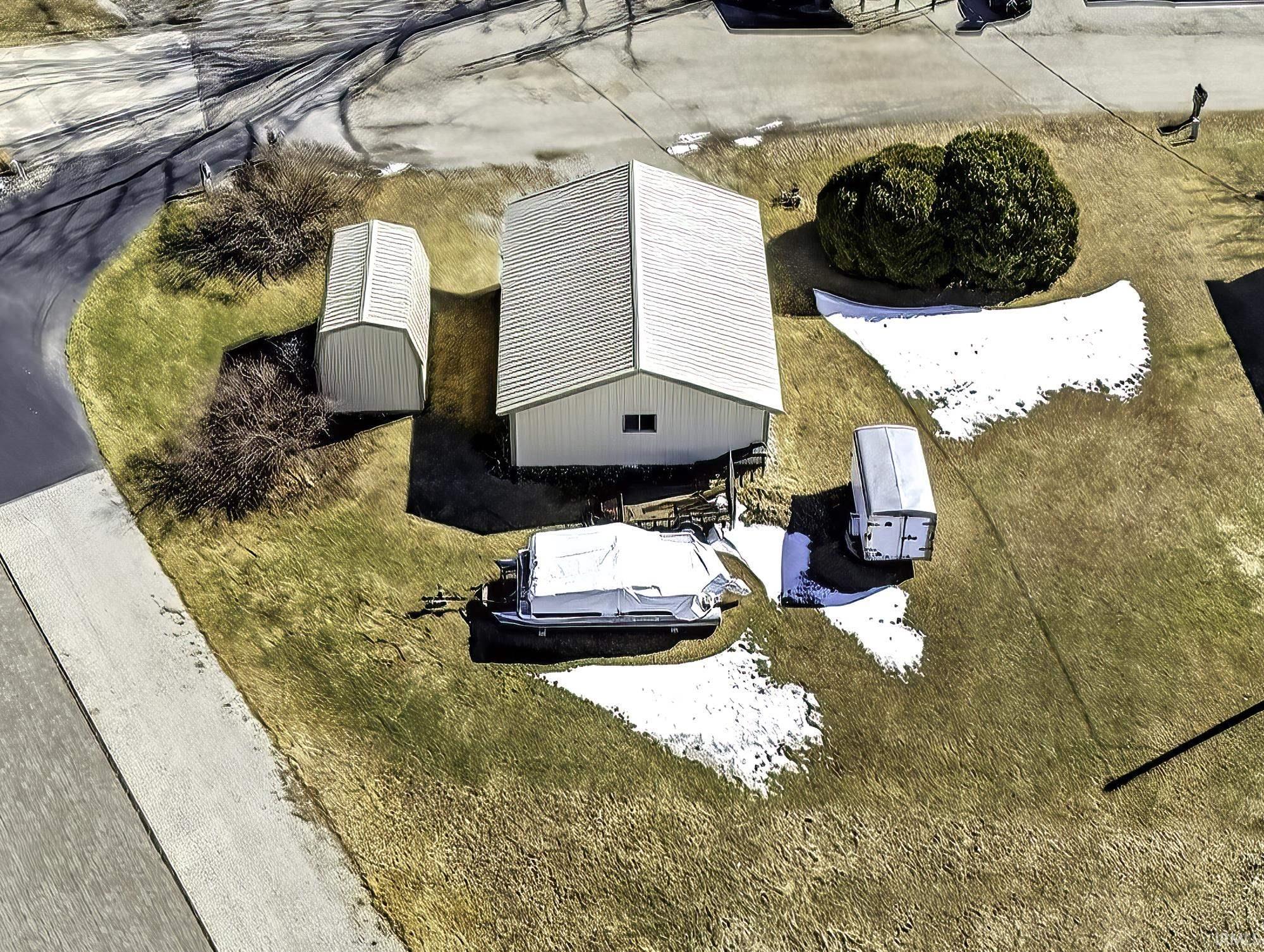 Photo 31 of 47 E Ireland Drive