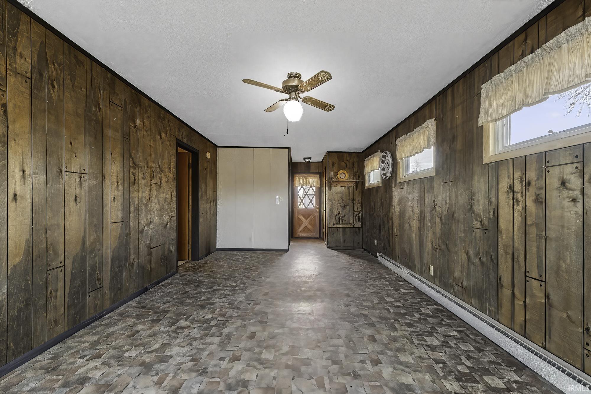 Photo 8 of 47 E Ireland Drive