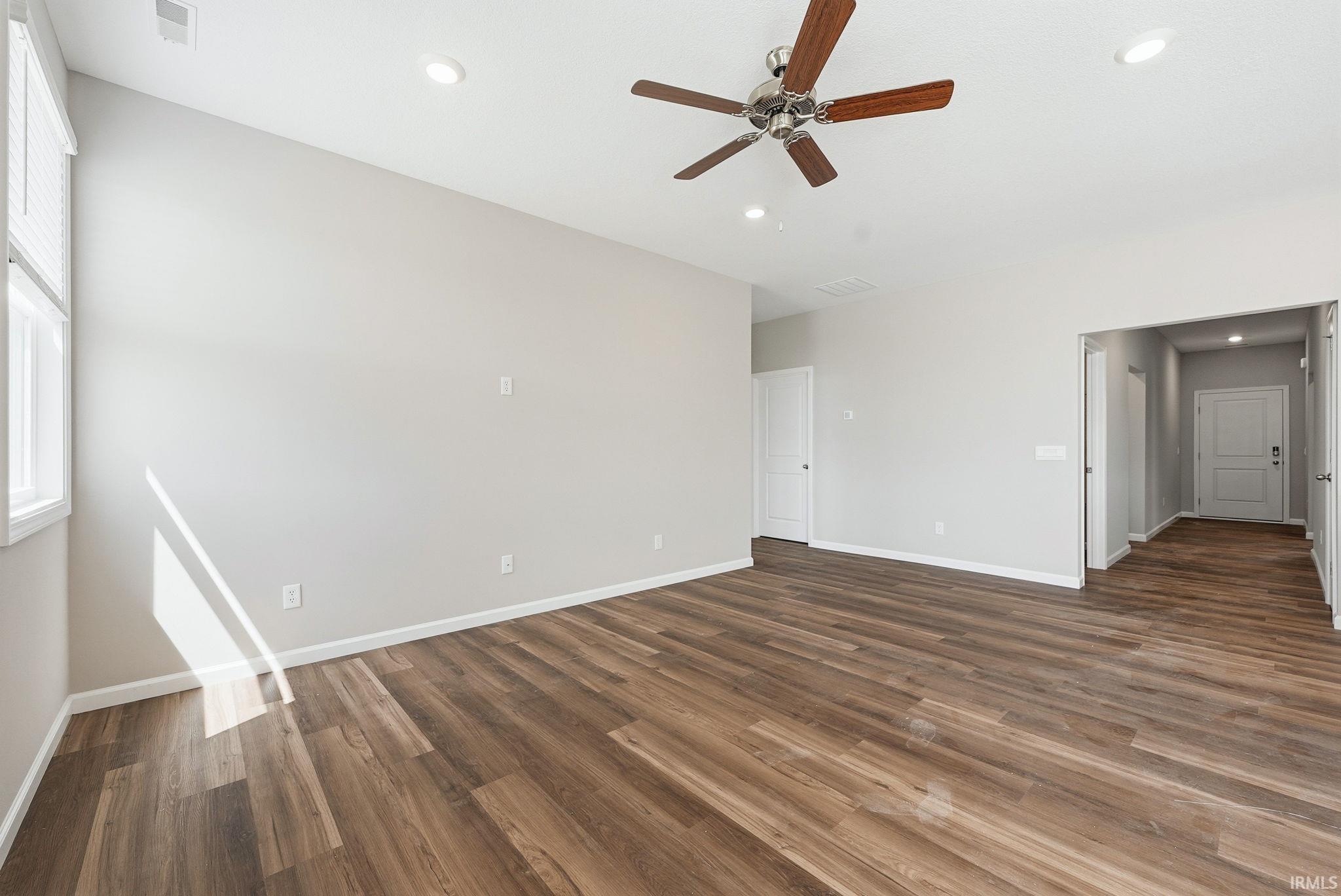 Photo 14 of 993 Catesby Court