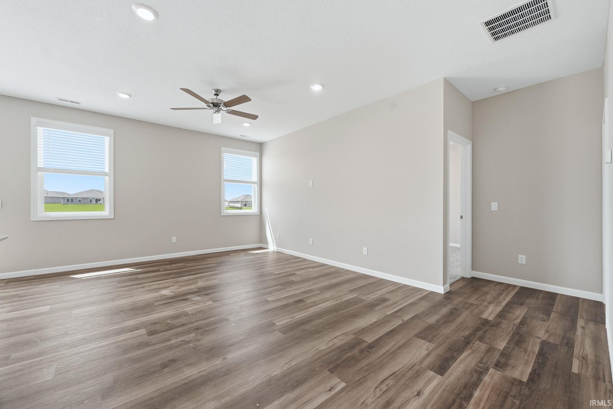 Photo 9 of 993 Catesby Court