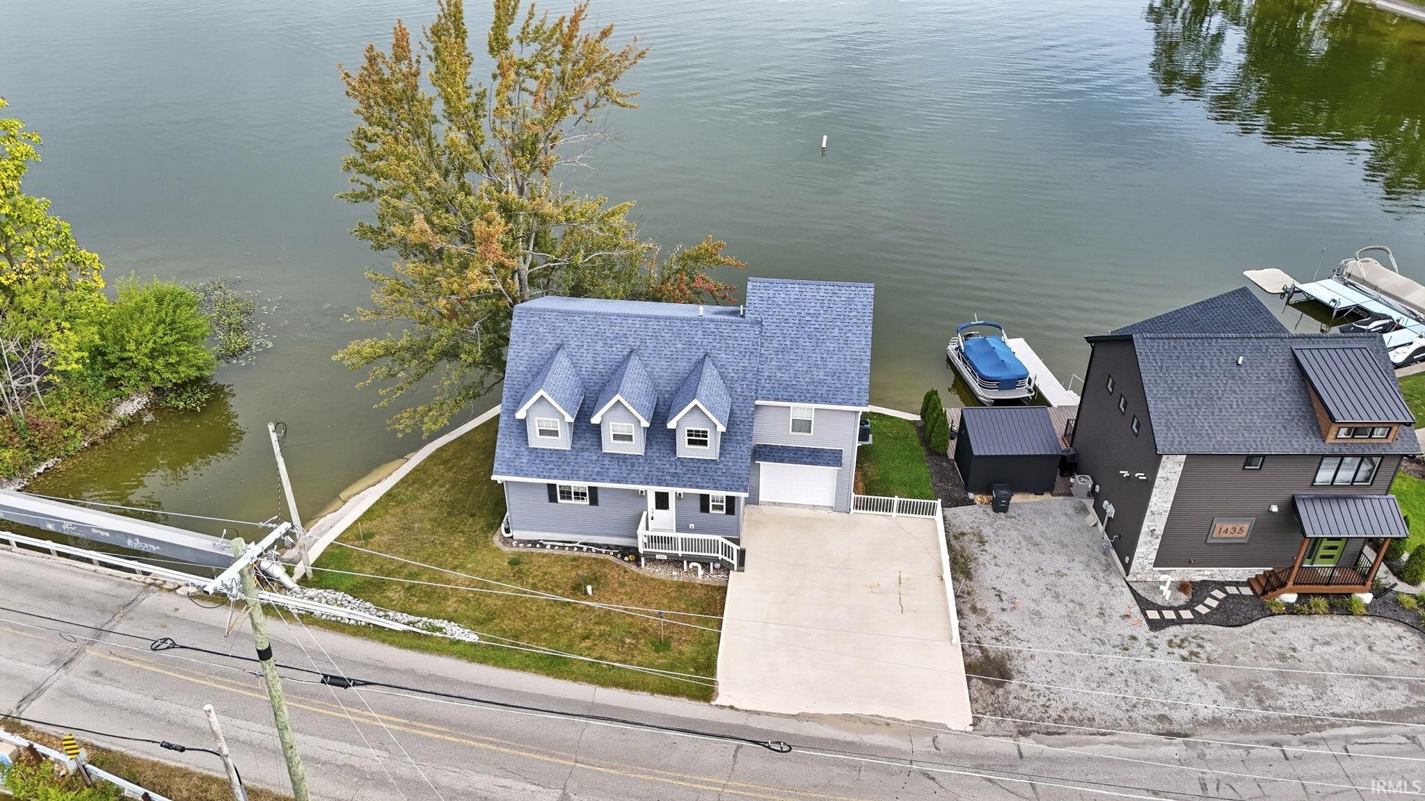 Photo 2 of 1425 E 700 Road