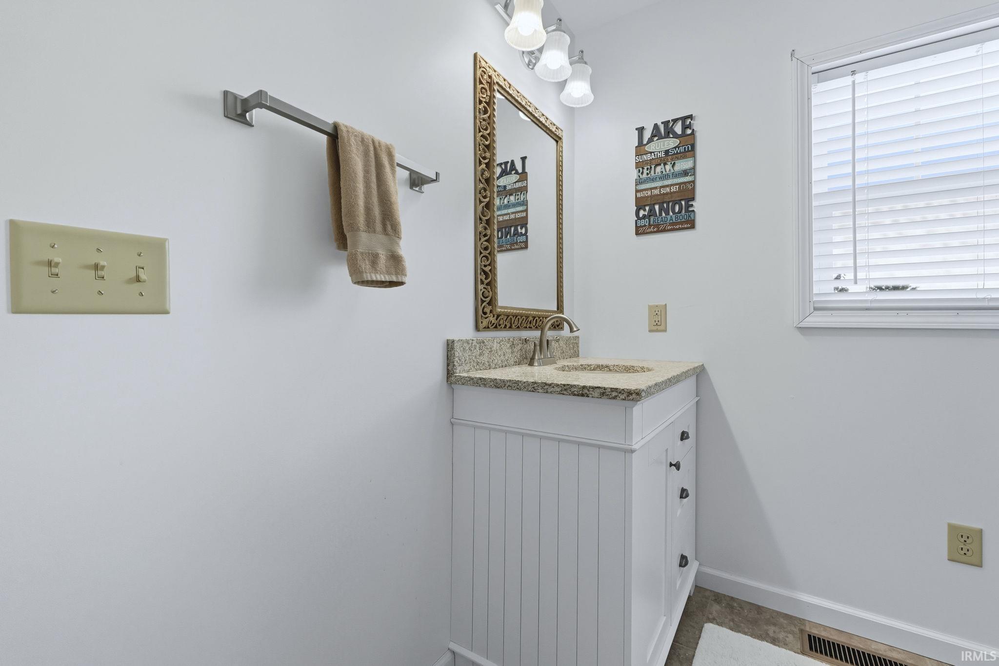 Photo 20 of 1425 E 700 Road