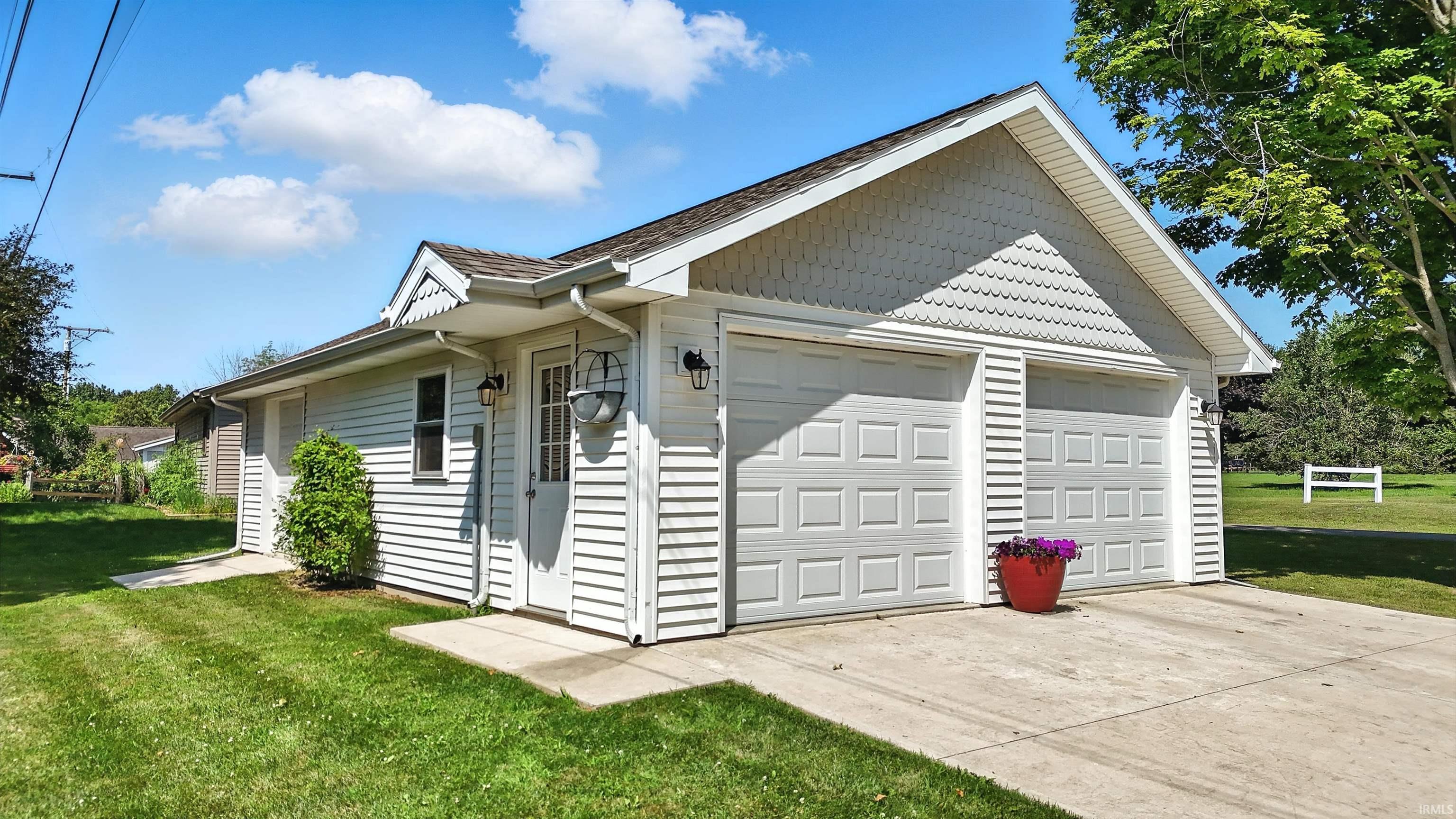 Photo 4 of 1130 E 455 S