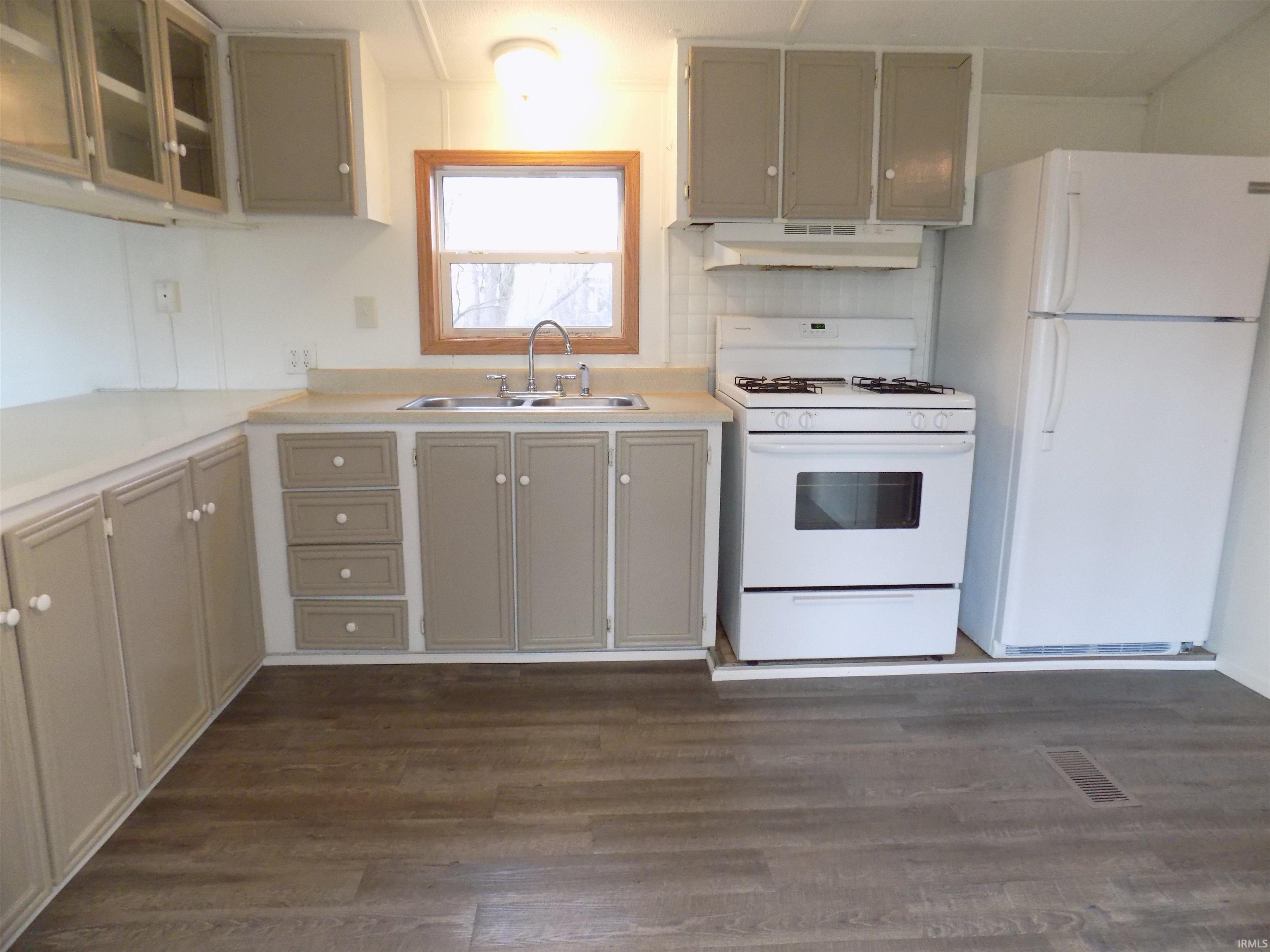 Photo 23 of 57560 Paul Street